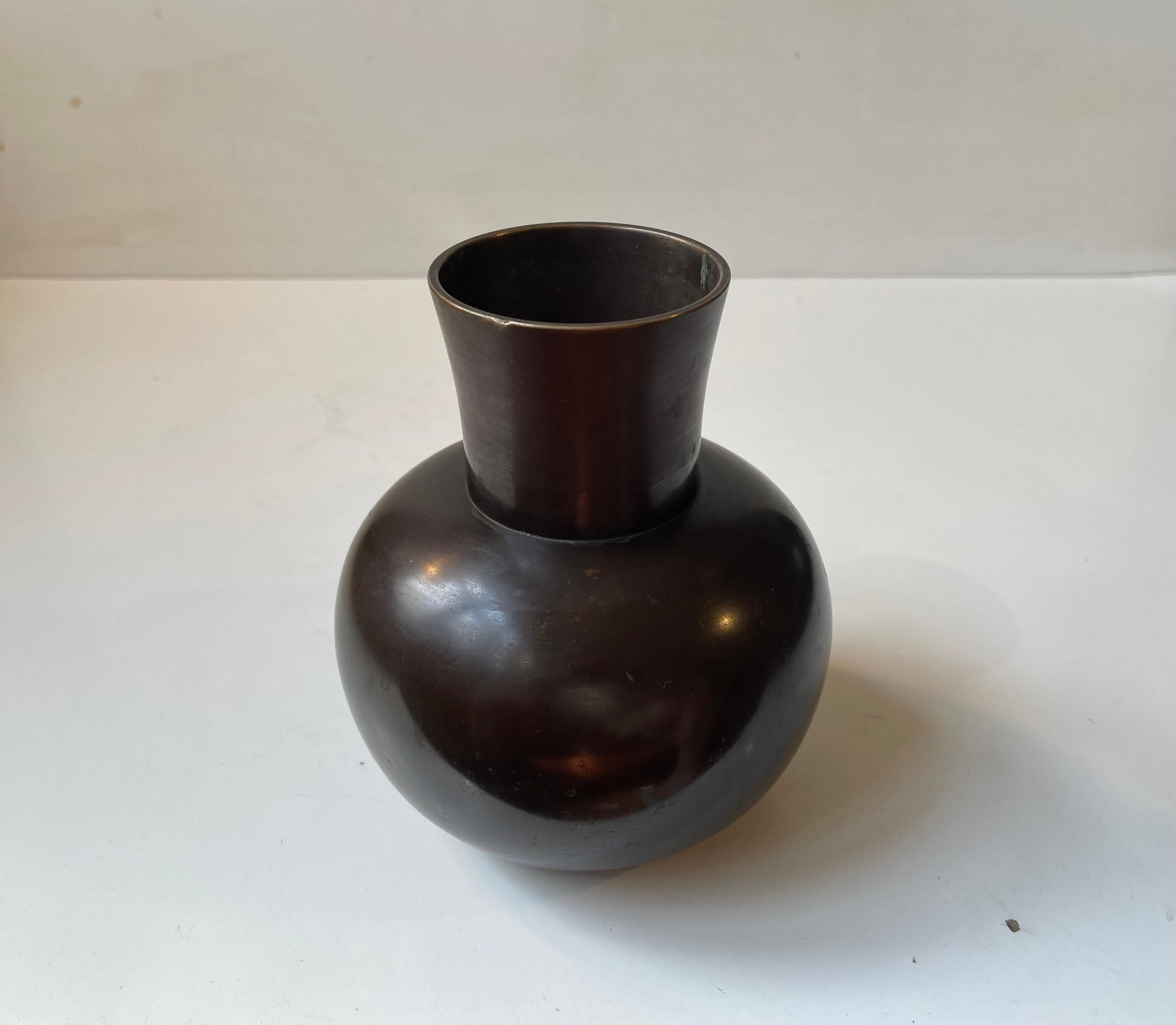 Art-Déco-Vase aus patinierter Bronze von Bdr. Grage Dänemark im Angebot 1