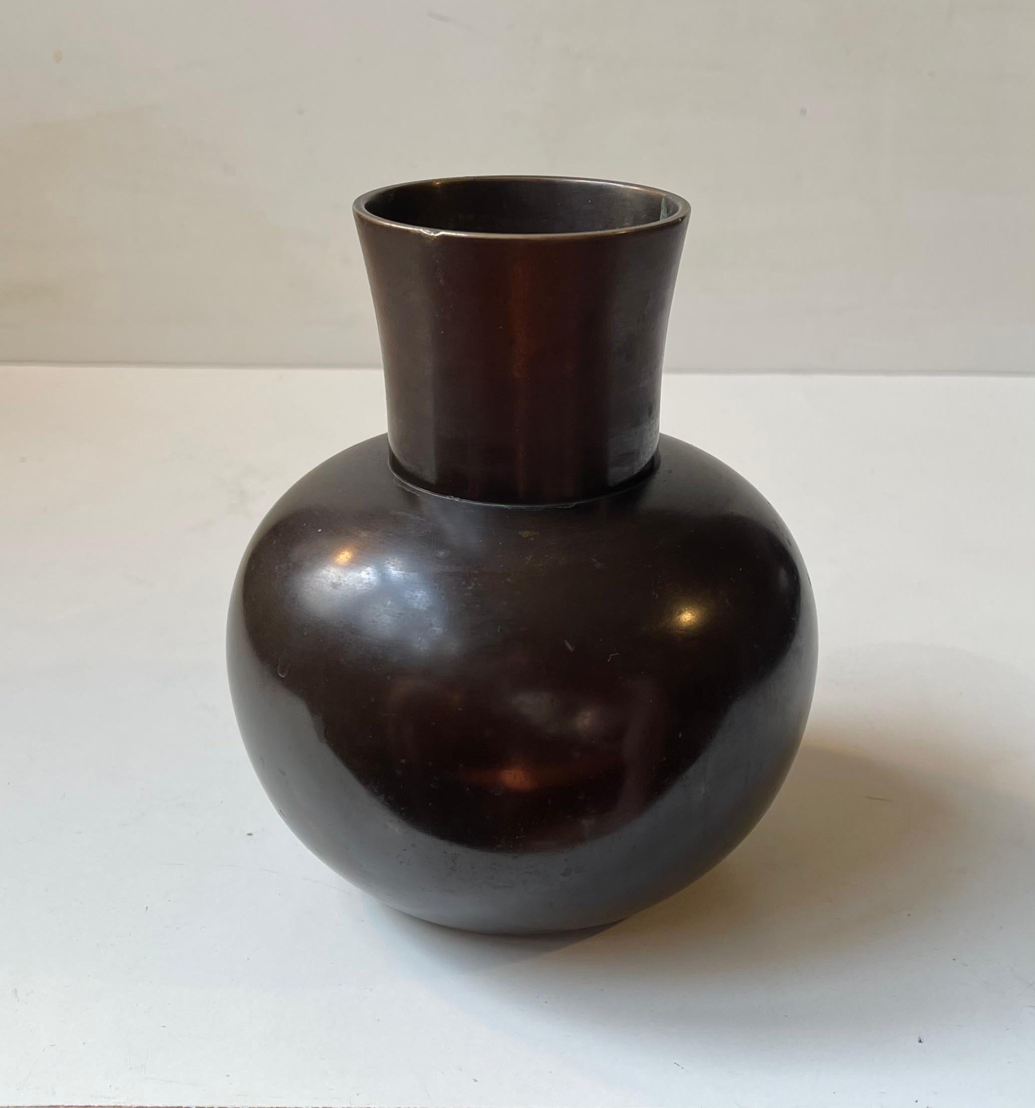 Art-Déco-Vase aus patinierter Bronze von Bdr. Grage Dänemark im Angebot 2