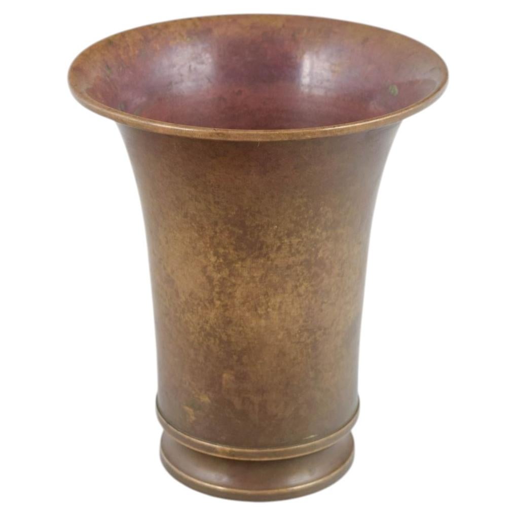 Vaso in stile Art Déco in bronzo patinato. Danimarca, anni '40