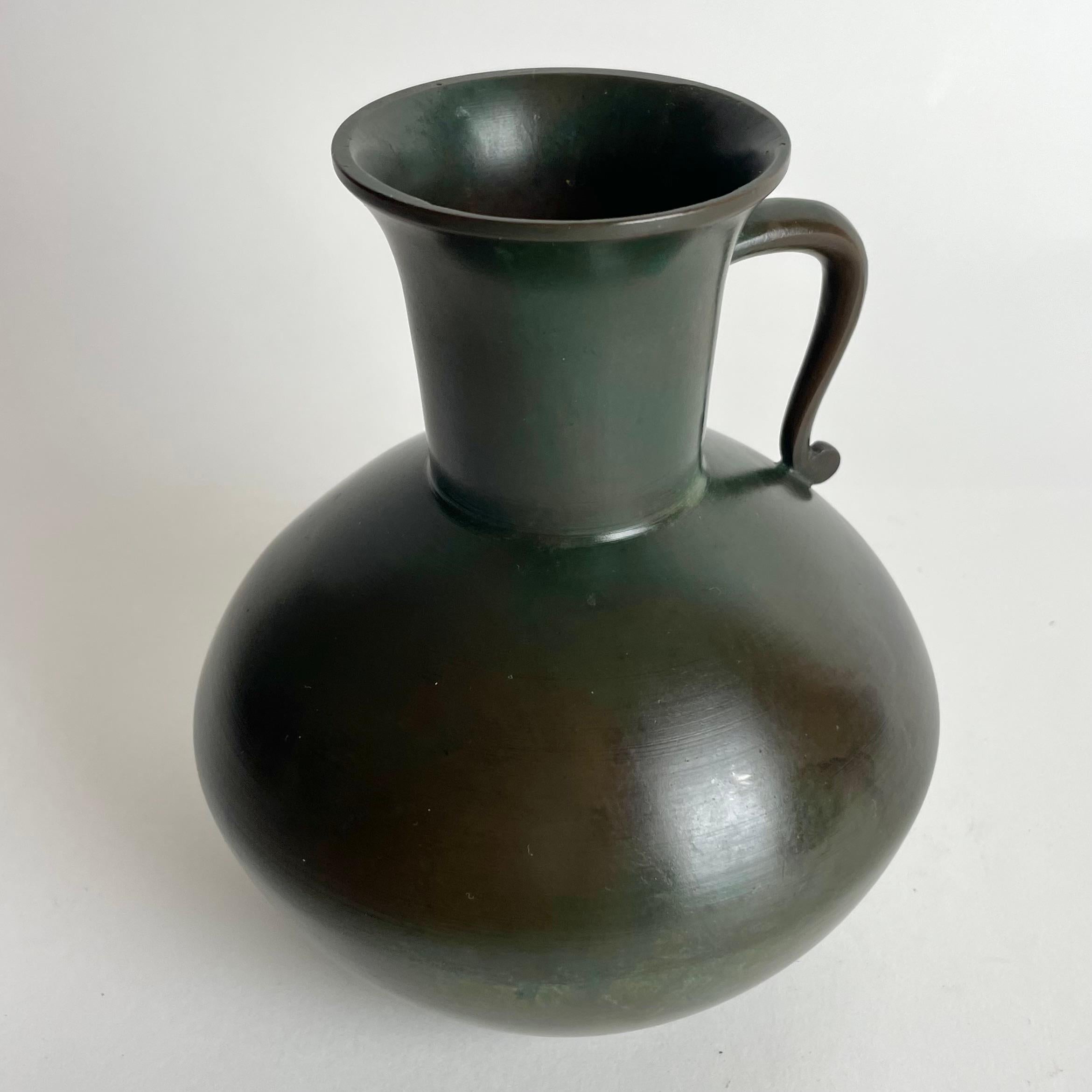 Art Deco Vase in patinated bronze designed by Jacob Ängman for GAB Sweden, 1930s In Good Condition For Sale In Knivsta, SE