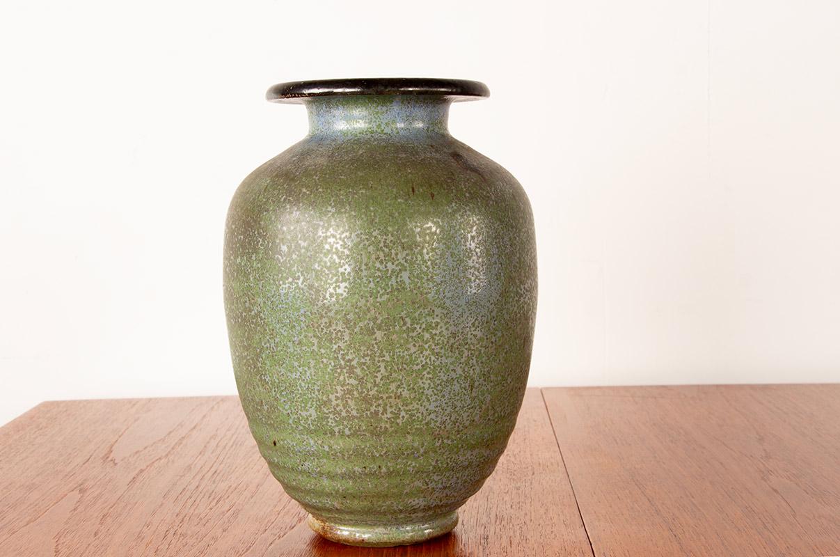 Art Deco vase, in speckled green glazed stoneware, by Roger Guérin, 1930s. in vendita 1