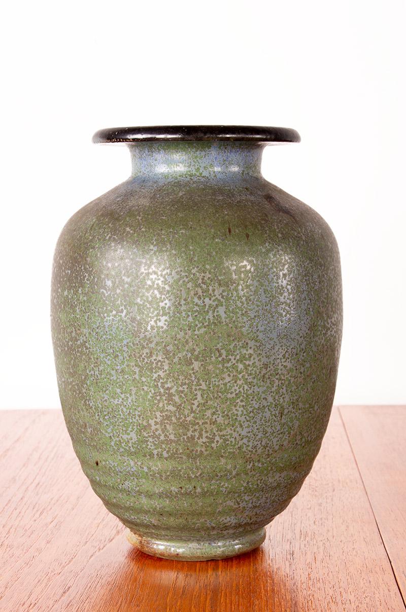 Art Deco vase, in speckled green glazed stoneware, by Roger Guérin, 1930s. in vendita 2