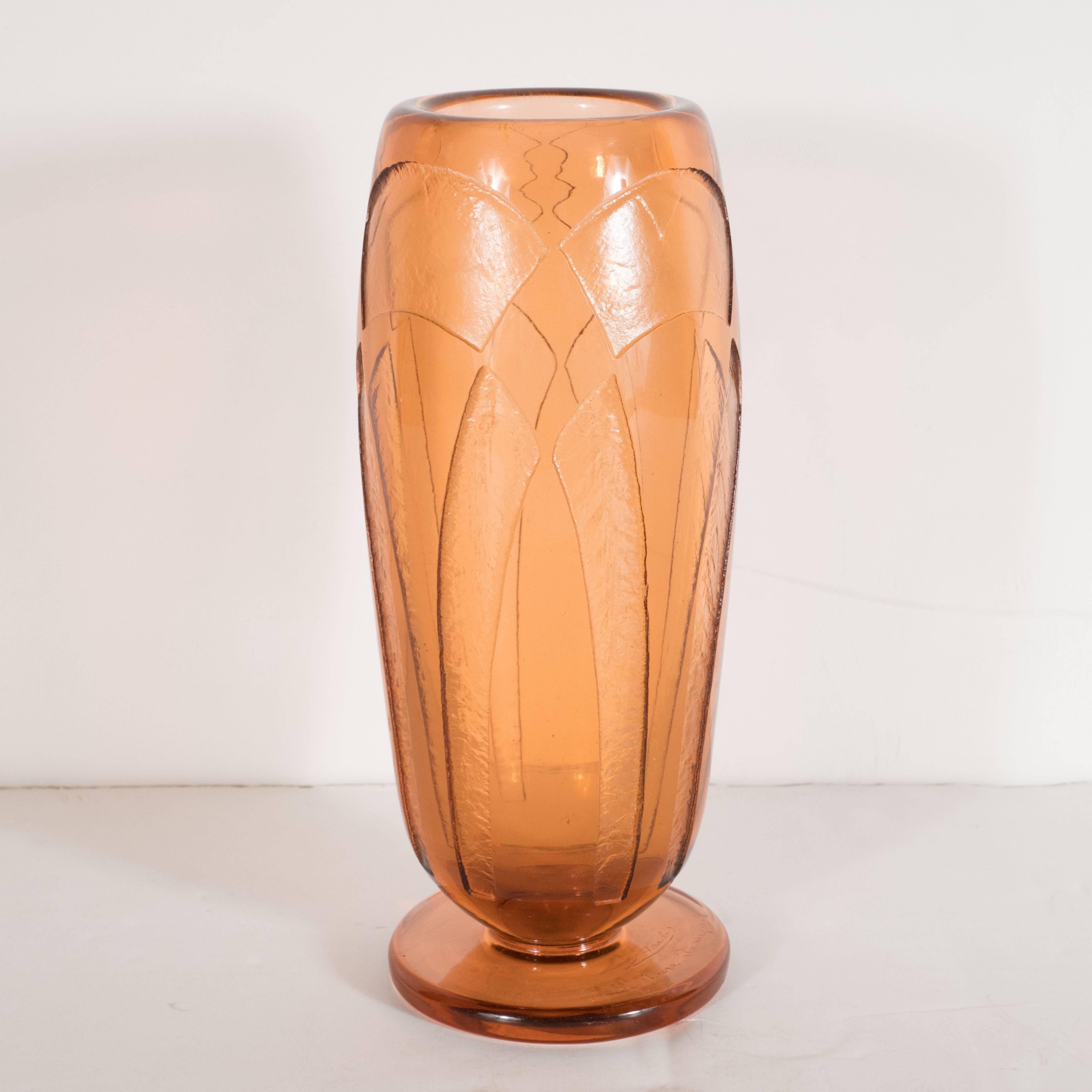 Fait main Vase Art déco en cognac translucide avec motifs géométriques cubistes en vente