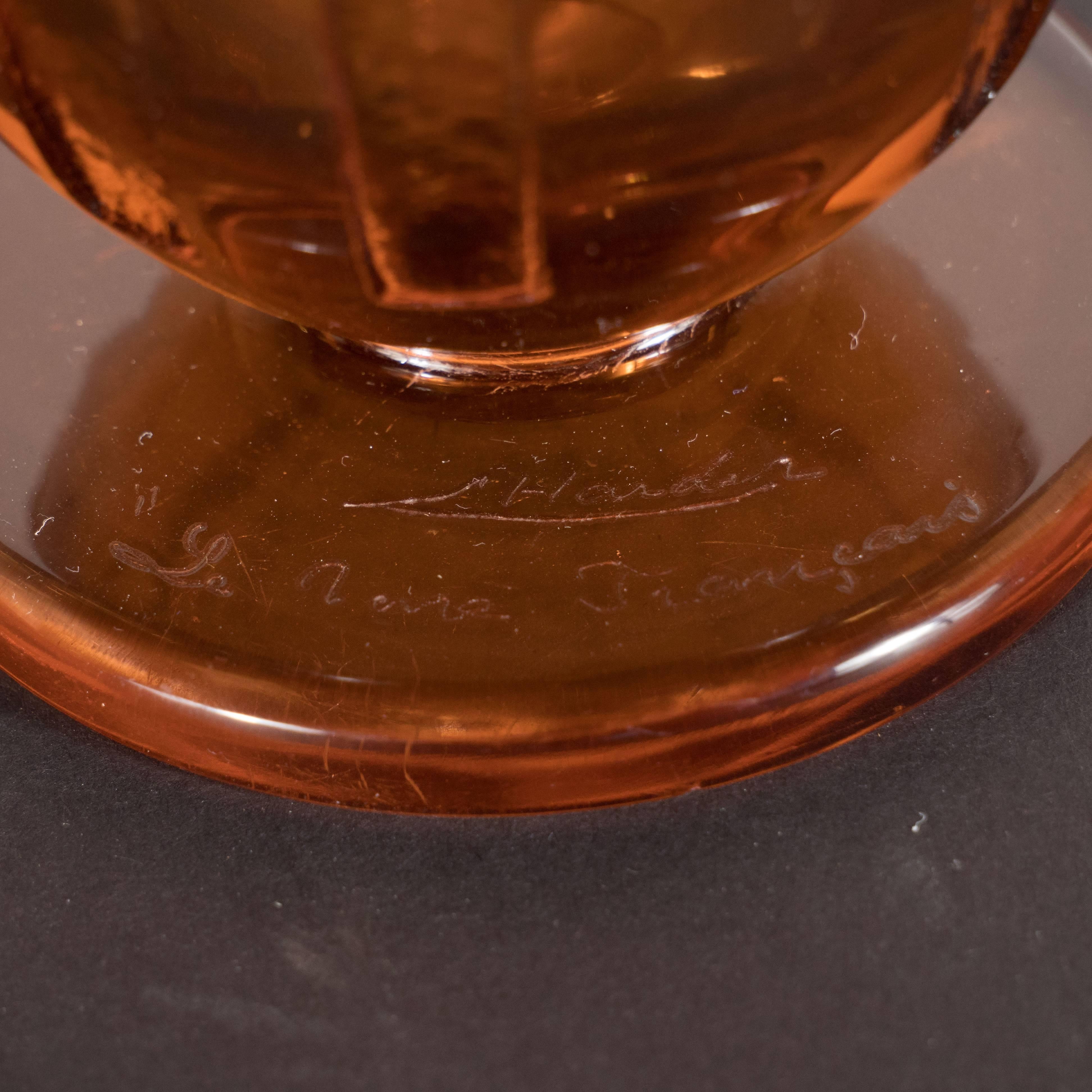 Art-déco-Vase in durchscheinendem Cognac mit kubistischen geometrischen Mustern (Glas) im Angebot