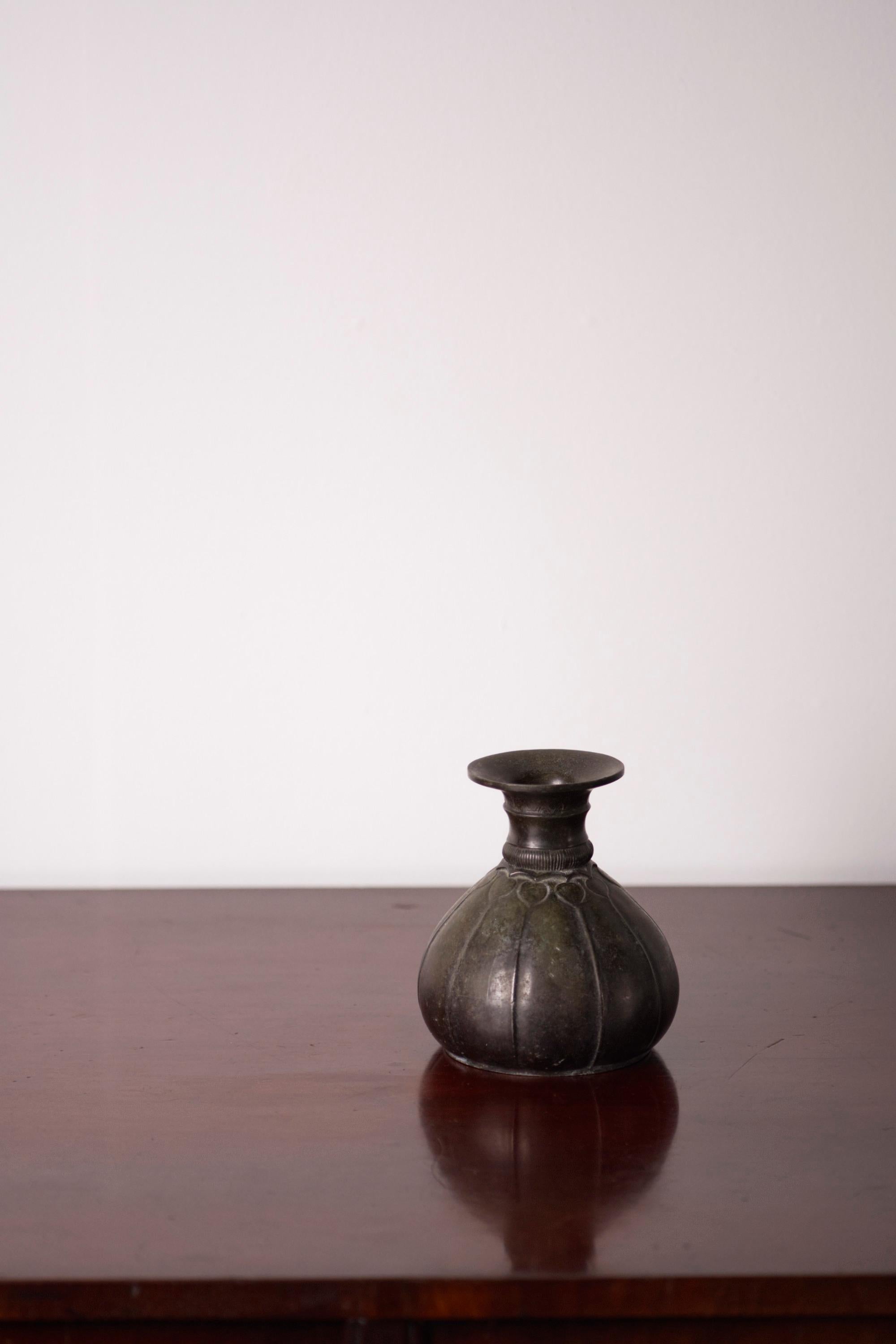 Art Deco vase model D88, disco metal by Just Andersen, 1930s For Sale 6