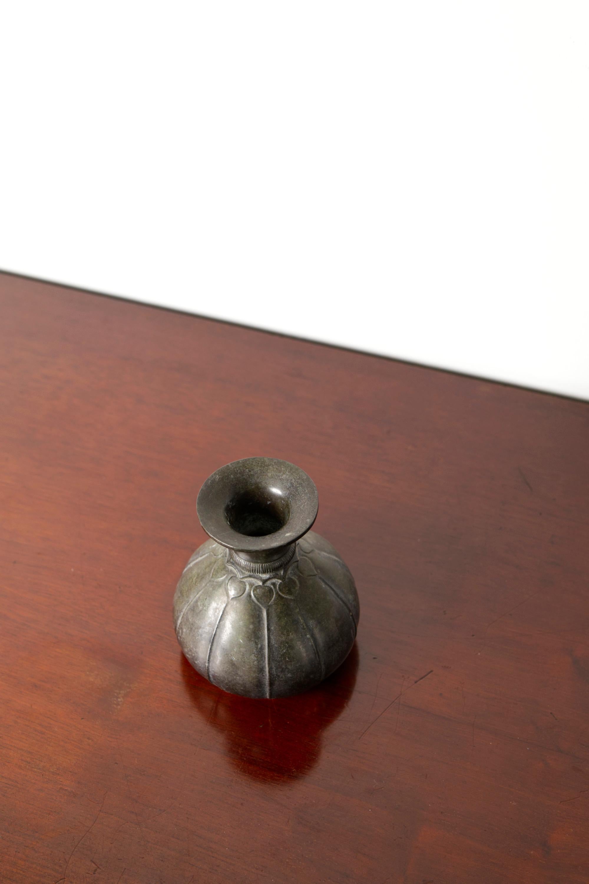 Mid-20th Century Art Deco vase model D88, disco metal by Just Andersen, 1930s For Sale