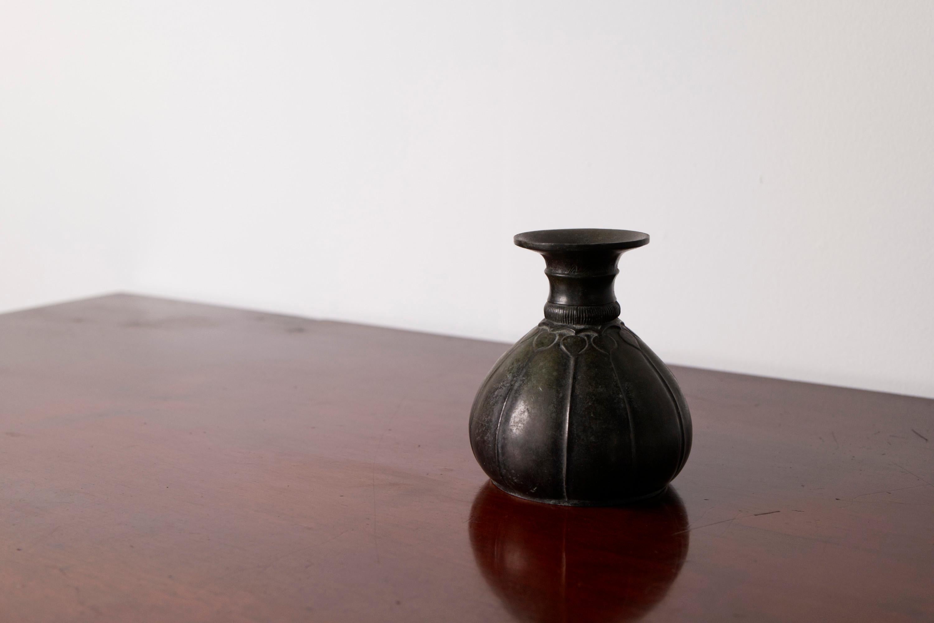 Art Deco vase model D88, disco metal by Just Andersen, 1930s For Sale 1