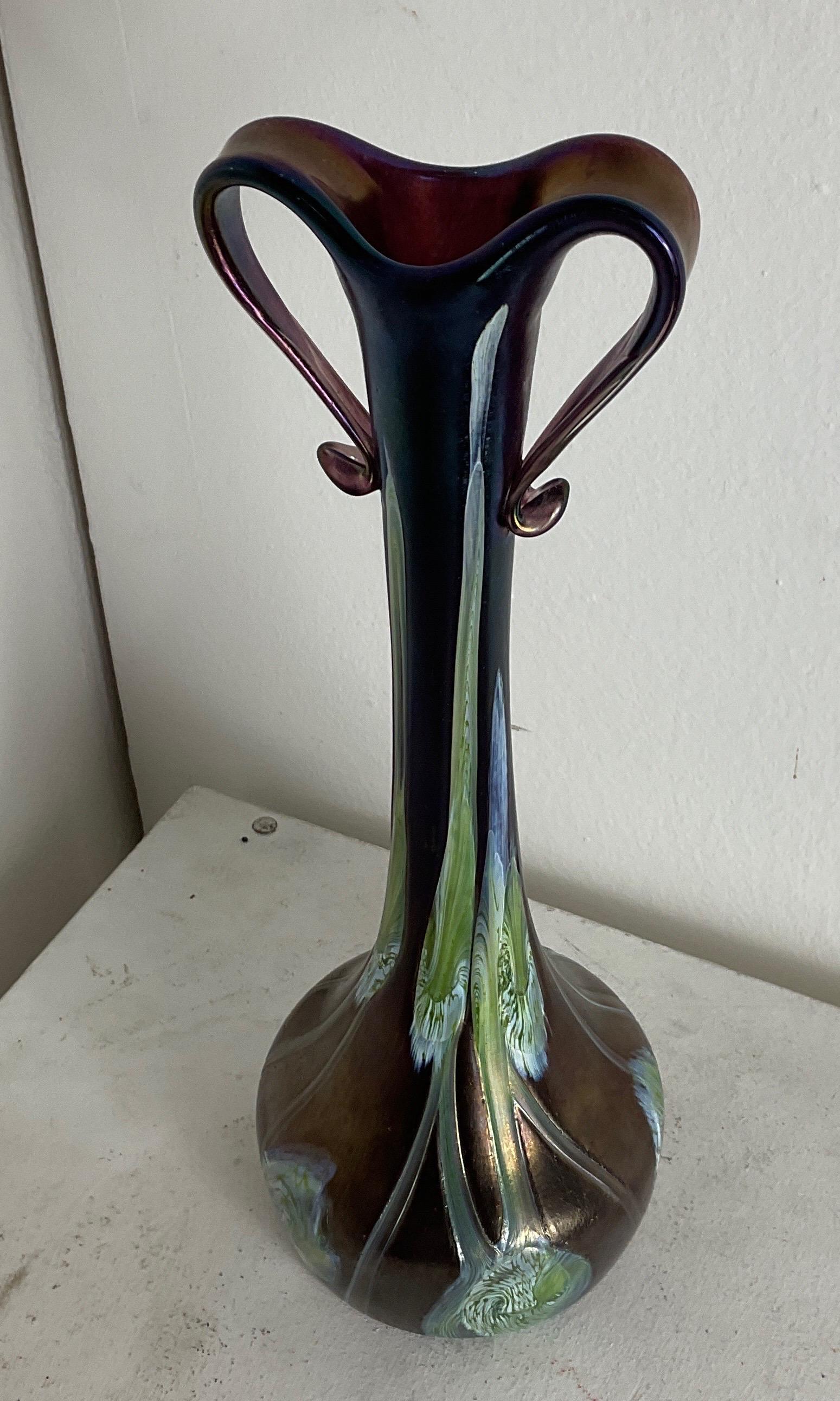 Art Deco Vase von  Robert Holubetz aus dem Jahr 1893 (Spätes 19. Jahrhundert) im Angebot