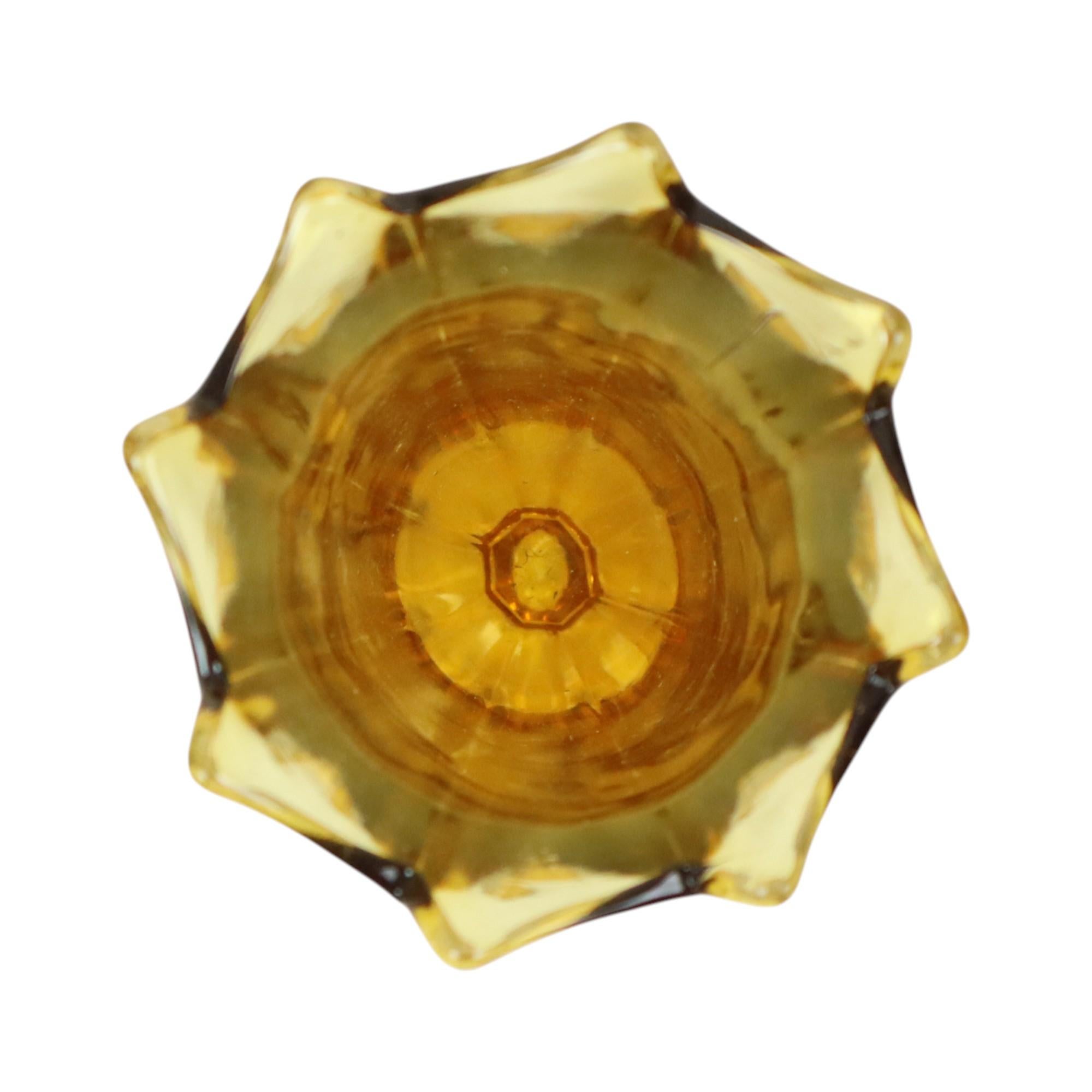 Art Deco Vase Pressed Glass Amber Rosice Glassworks 21cm In Good Condition For Sale In Poperinge, BE