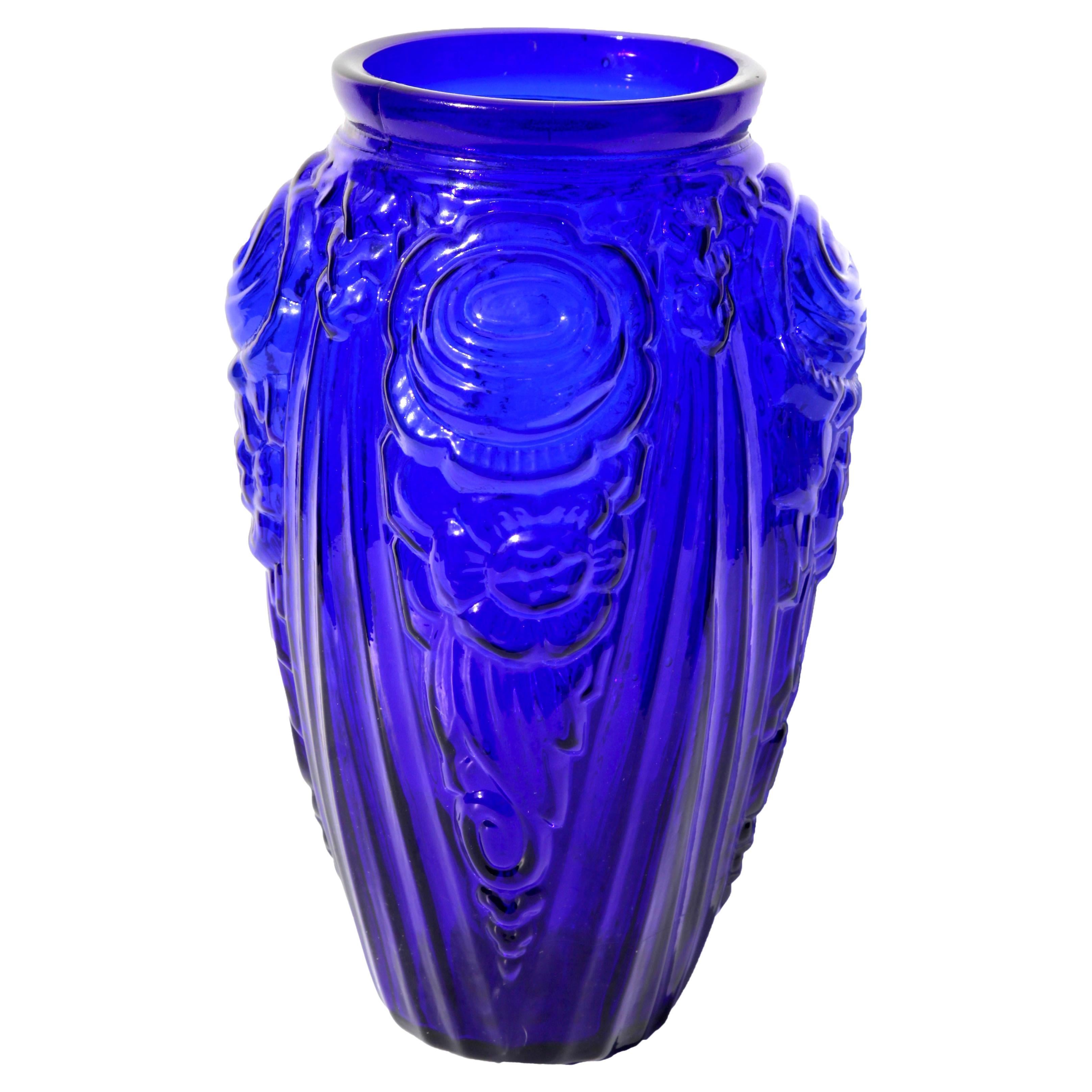 Art Deco Vase with Frosted Flower Motif, Julius Stolle 'Niemen Stolle, Poland' For Sale