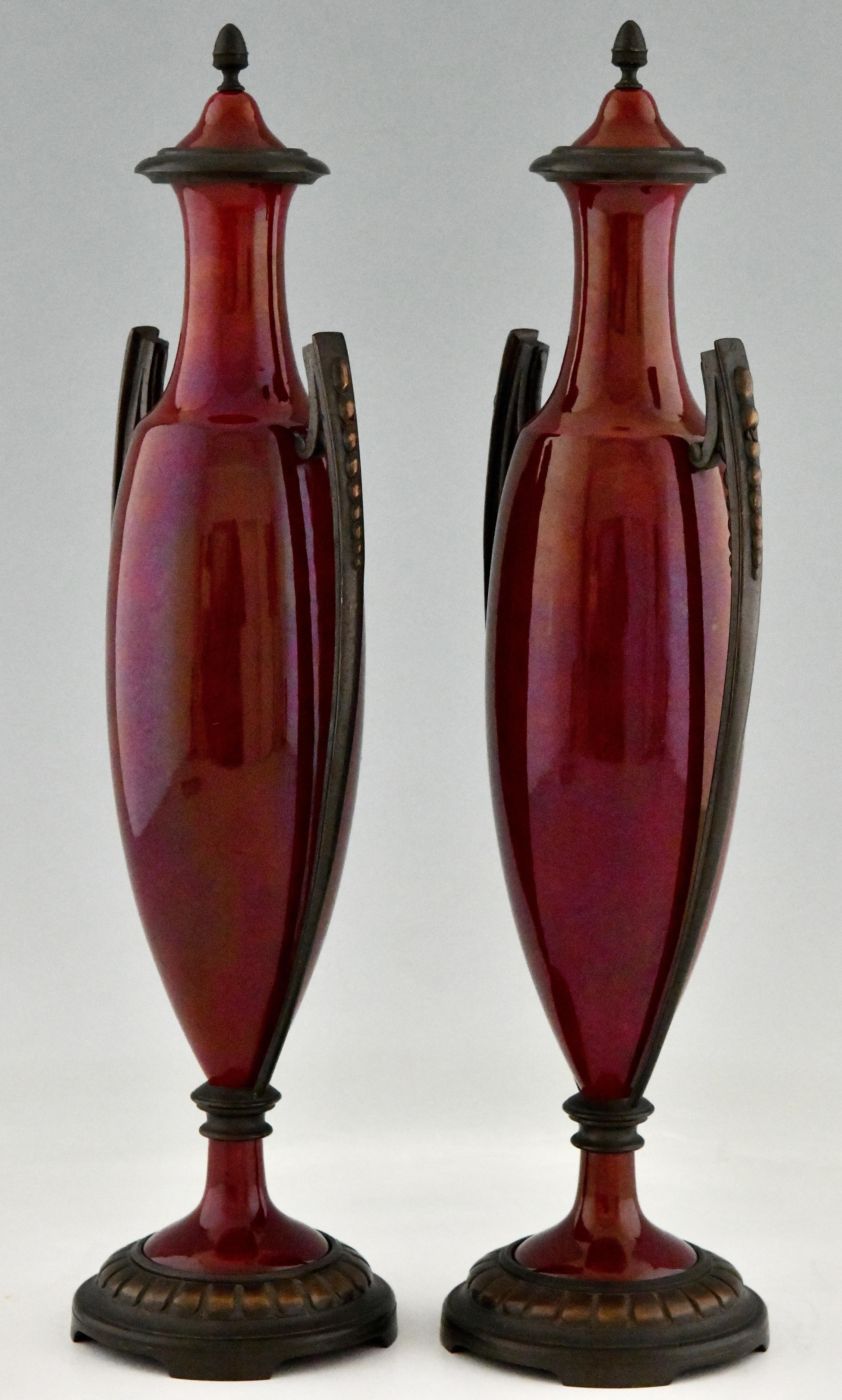 Vasen aus roter Keramik und Bronze im Art déco-Stil von Paul Milet für Svres, 1920 (Frühes 20. Jahrhundert) im Angebot