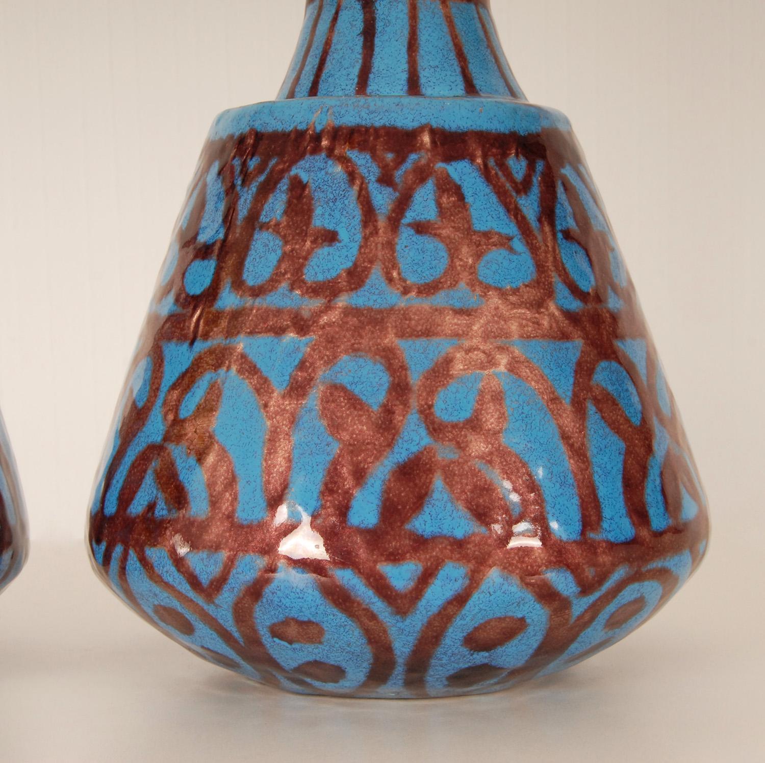Cuivre Vases Art Déco bleu turquoise et émail irisé sur cuivre motif géométrique Va en vente
