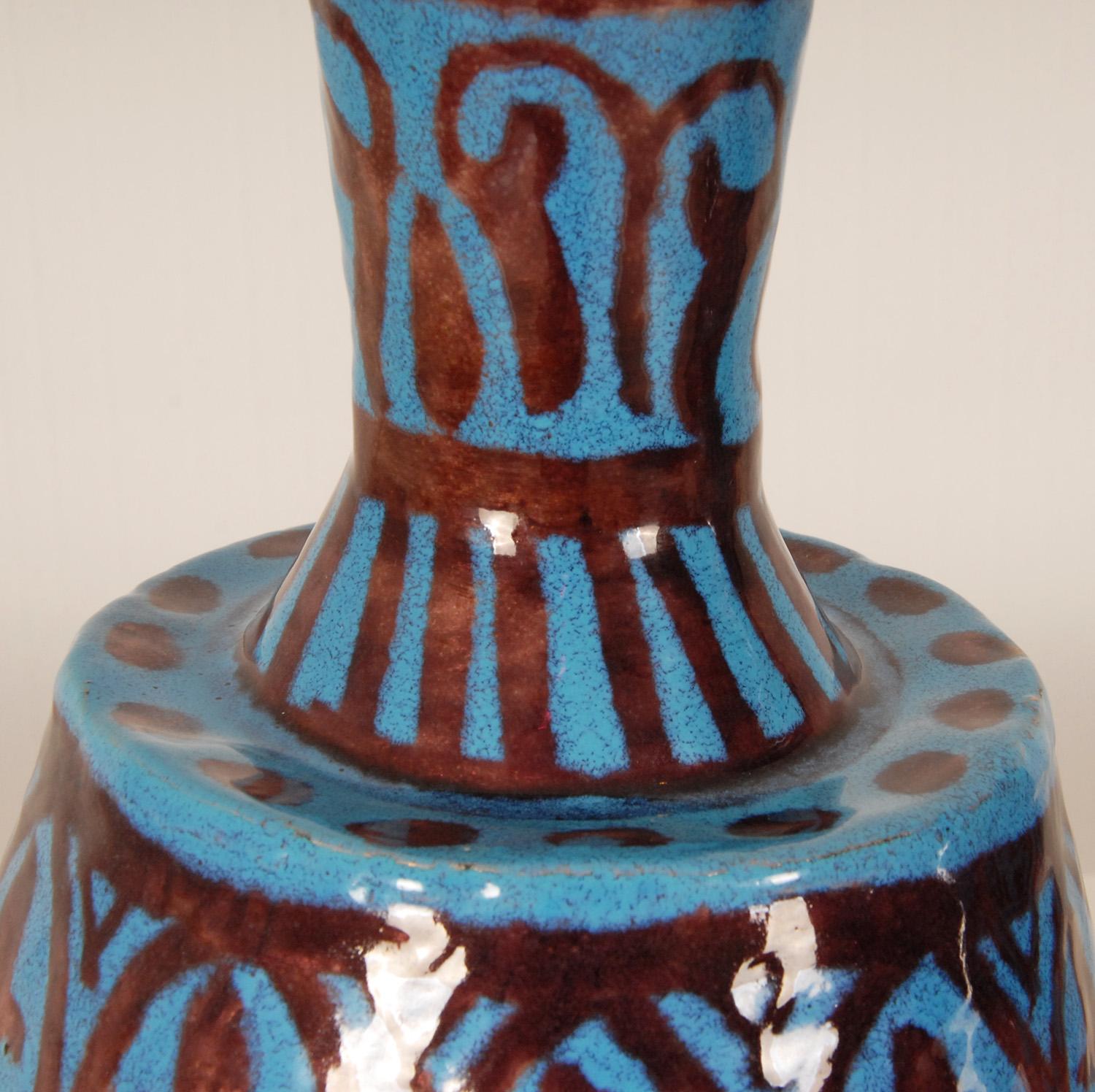 Vases Art Déco bleu turquoise et émail irisé sur cuivre motif géométrique Va en vente 2
