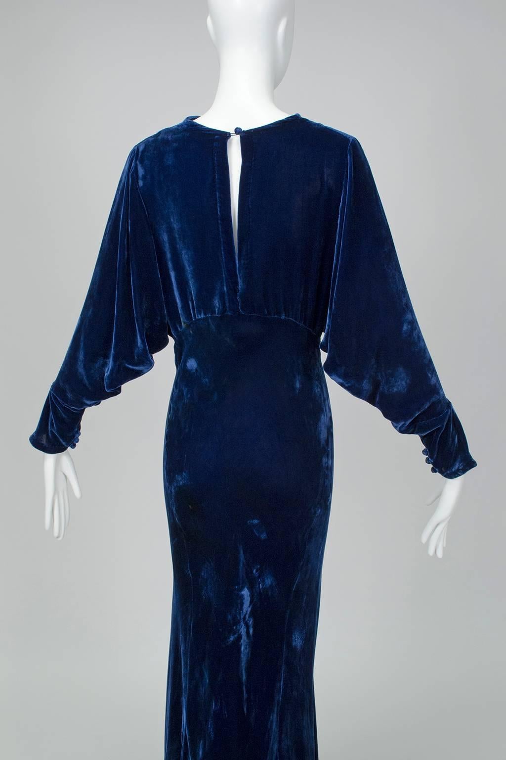 Art Deco Velvet Batwing Bias Gown and Hair Garland, 1930s In Good Condition In Tucson, AZ