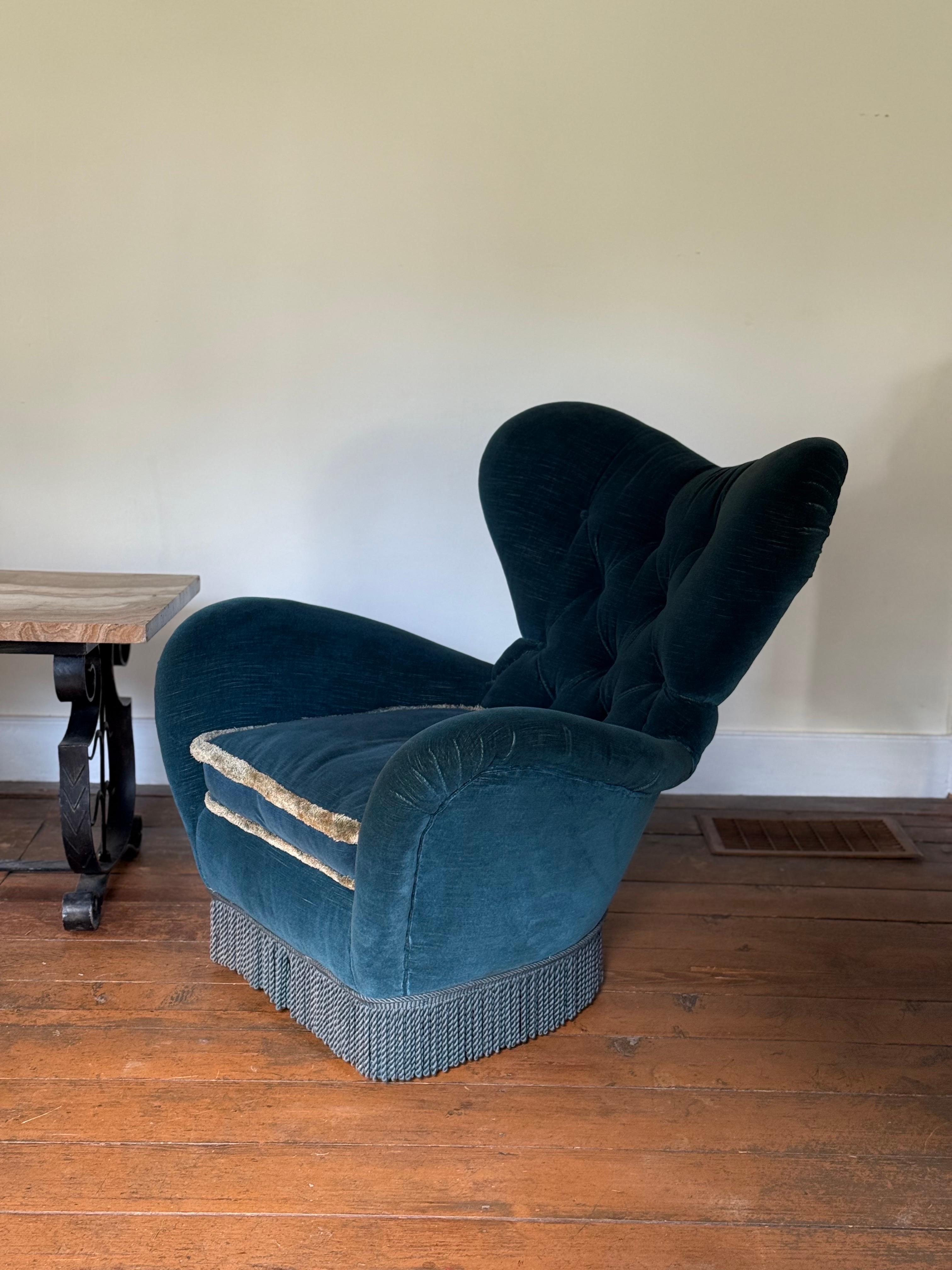 Fauteuils club Art déco en velours avec dossier à boutons en vente 6