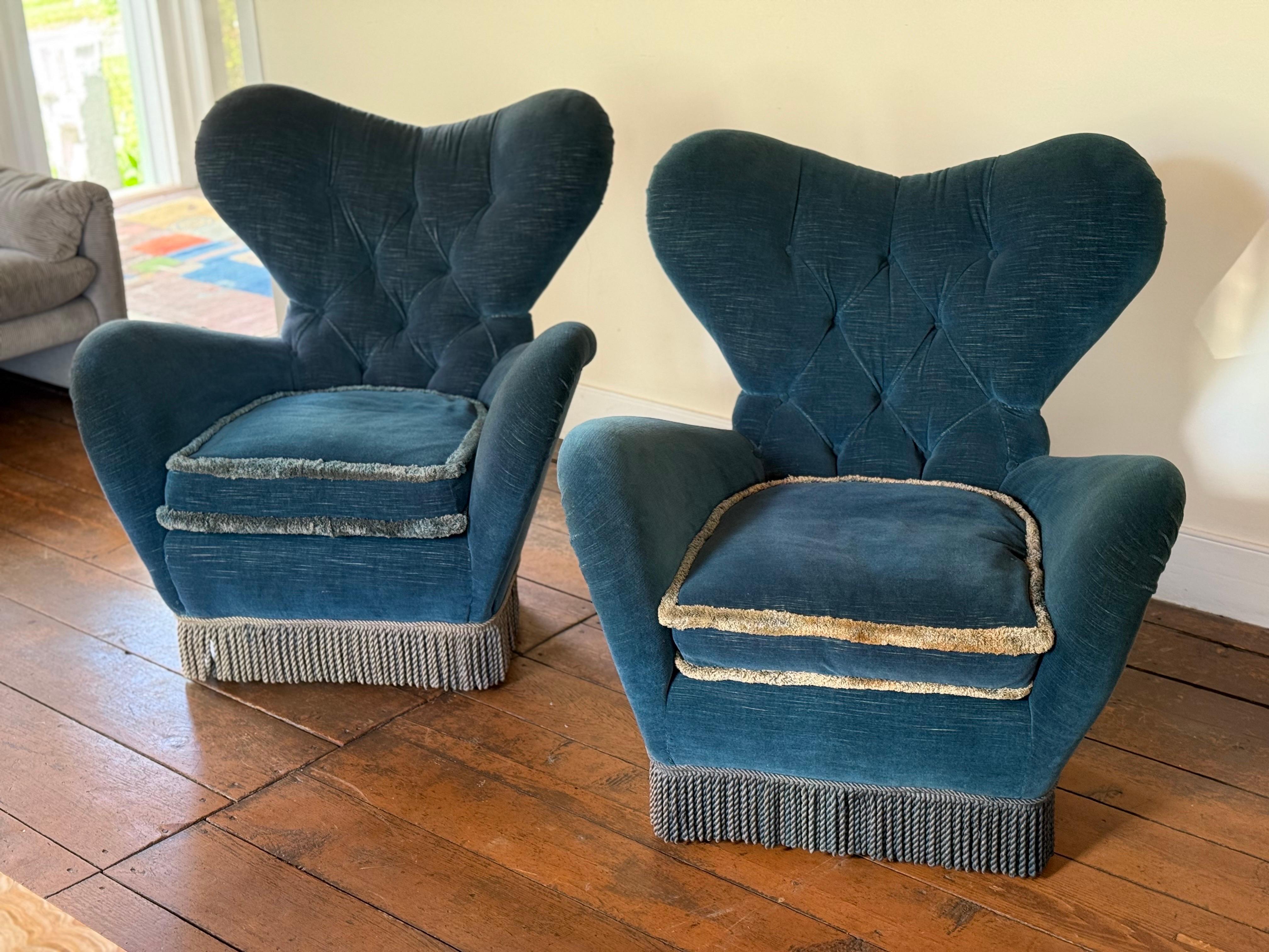 italien Fauteuils club Art déco en velours avec dossier à boutons en vente