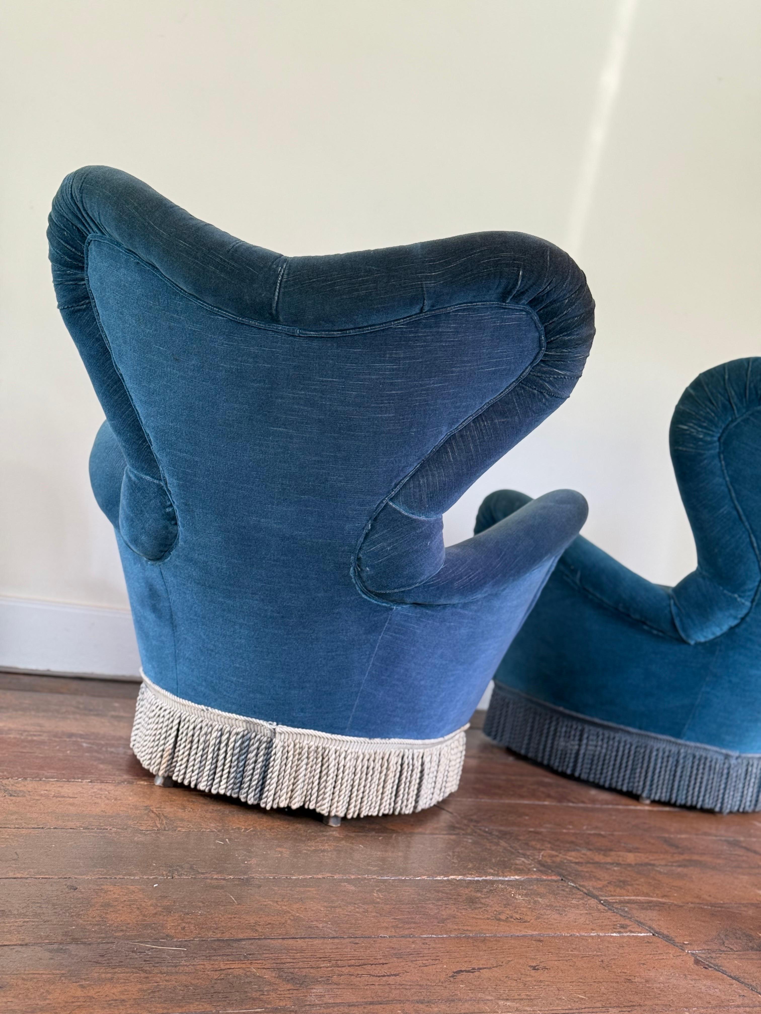 Fauteuils club Art déco en velours avec dossier à boutons en vente 1