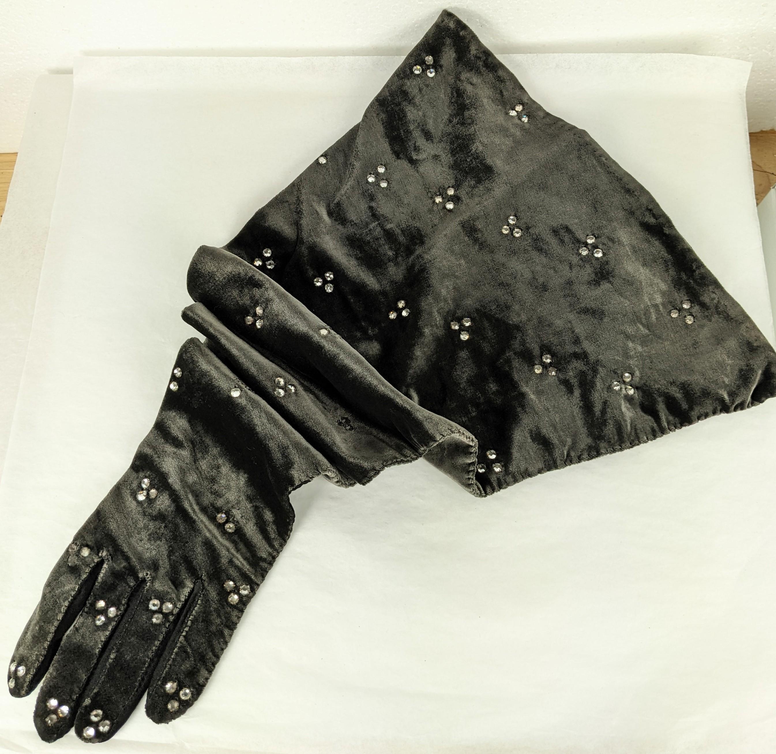 Art Deco Samt Pave Abend Handschuh und Mütze Set für Damen oder Herren im Angebot