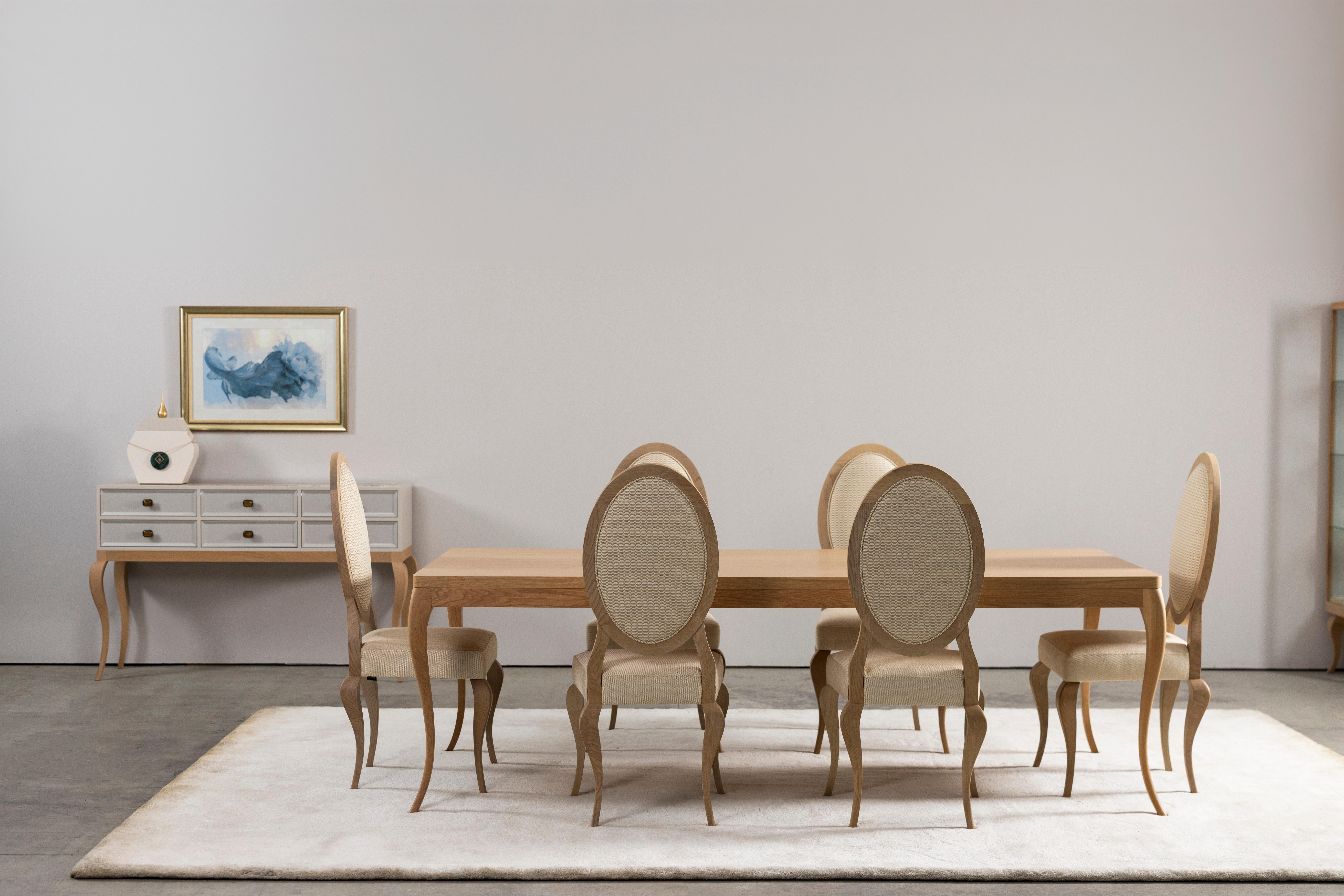 Table de salle à manger Veneza, Collection S, fabriquée à la main au Portugal - Europe by GF Modern.

La table de salle à manger Veneza représente l'aube d'une nouvelle ère moderne. Entièrement fabriquée à la main en chêne américain naturel, les