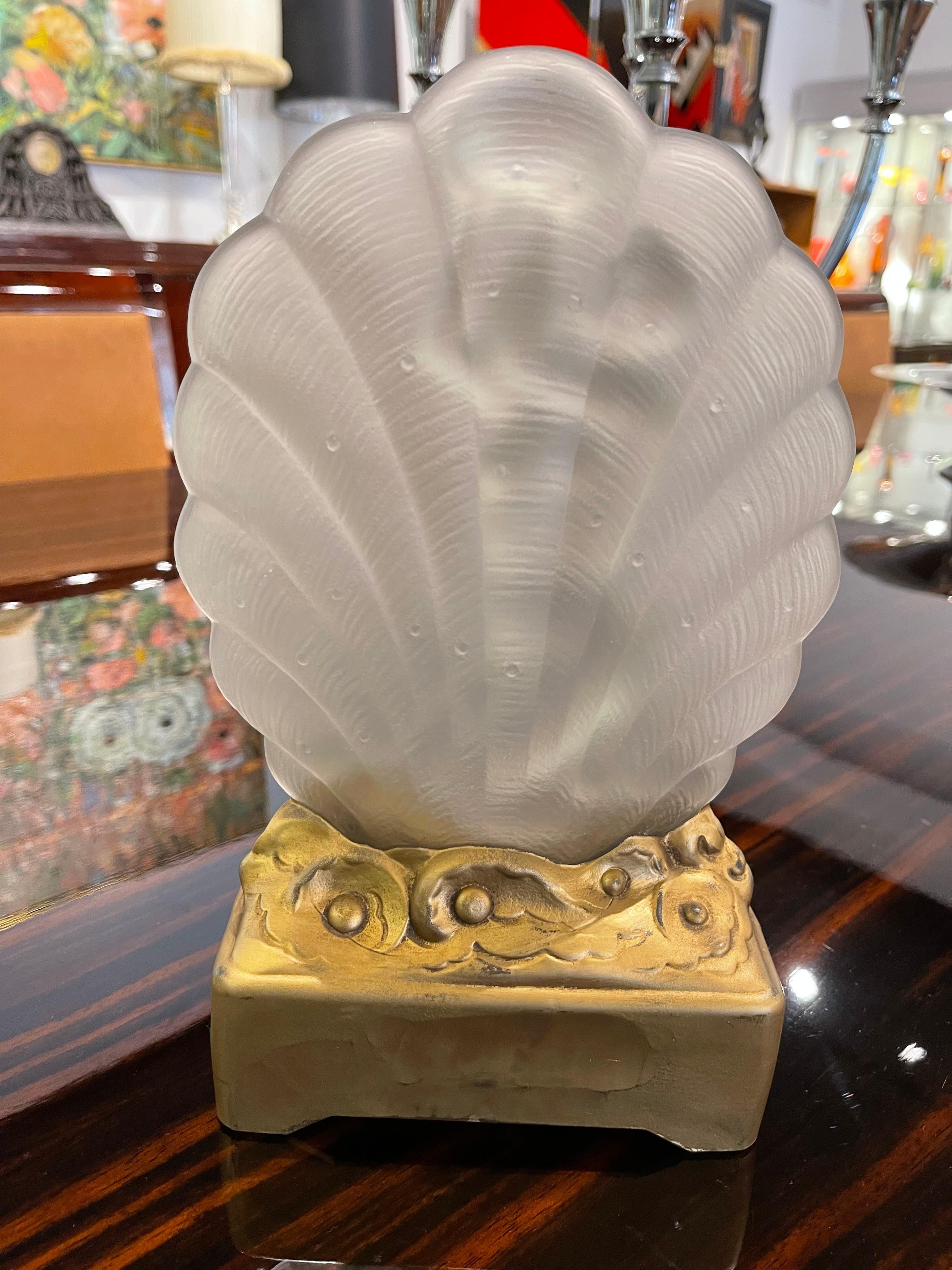 Venus-Glas-Skulptur im Art déco-Stil (Mattiert) im Angebot