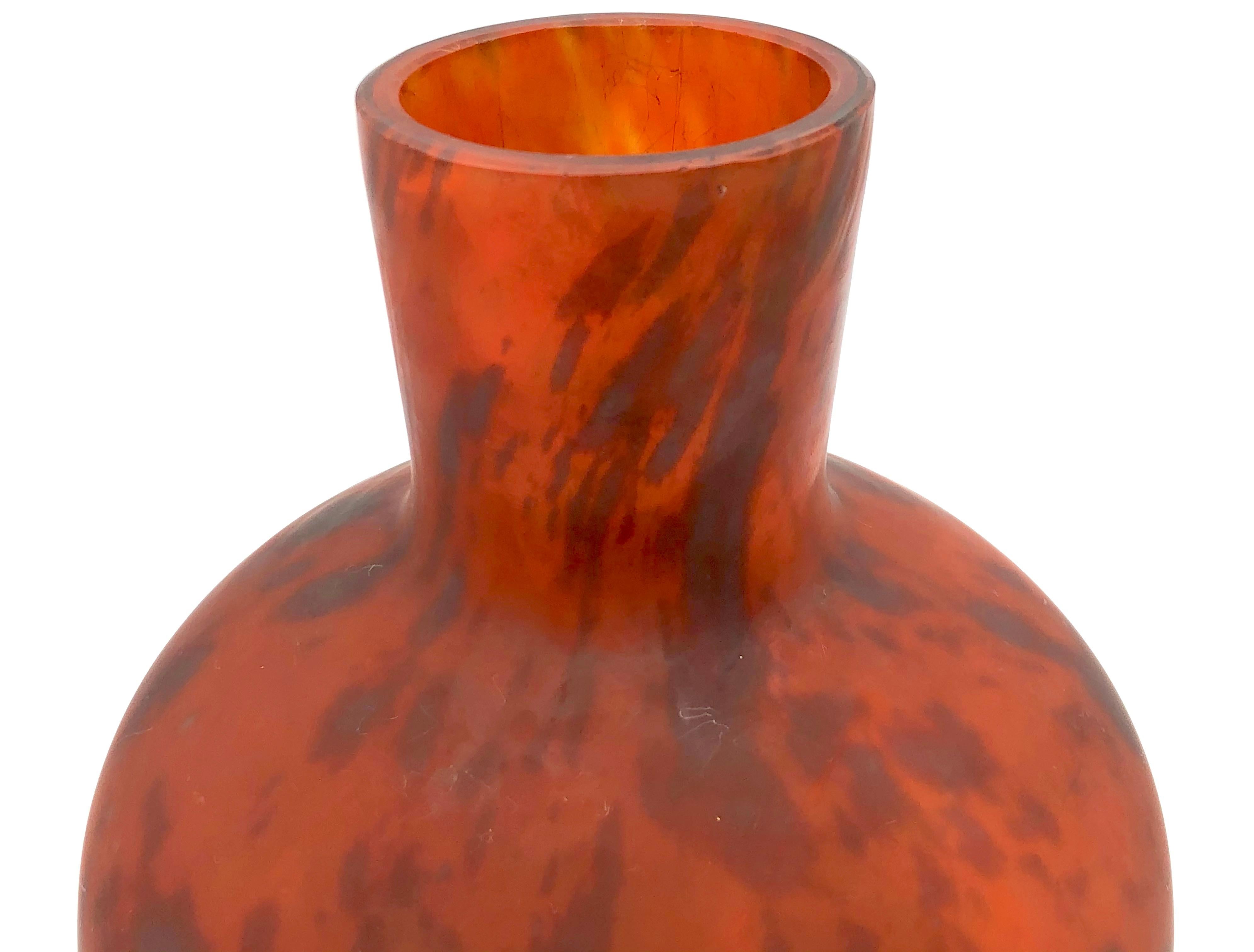 Fait main Vase en verre Art Déco Verreries D'Art Lorrain pour Daum, entièrement signé France en vente