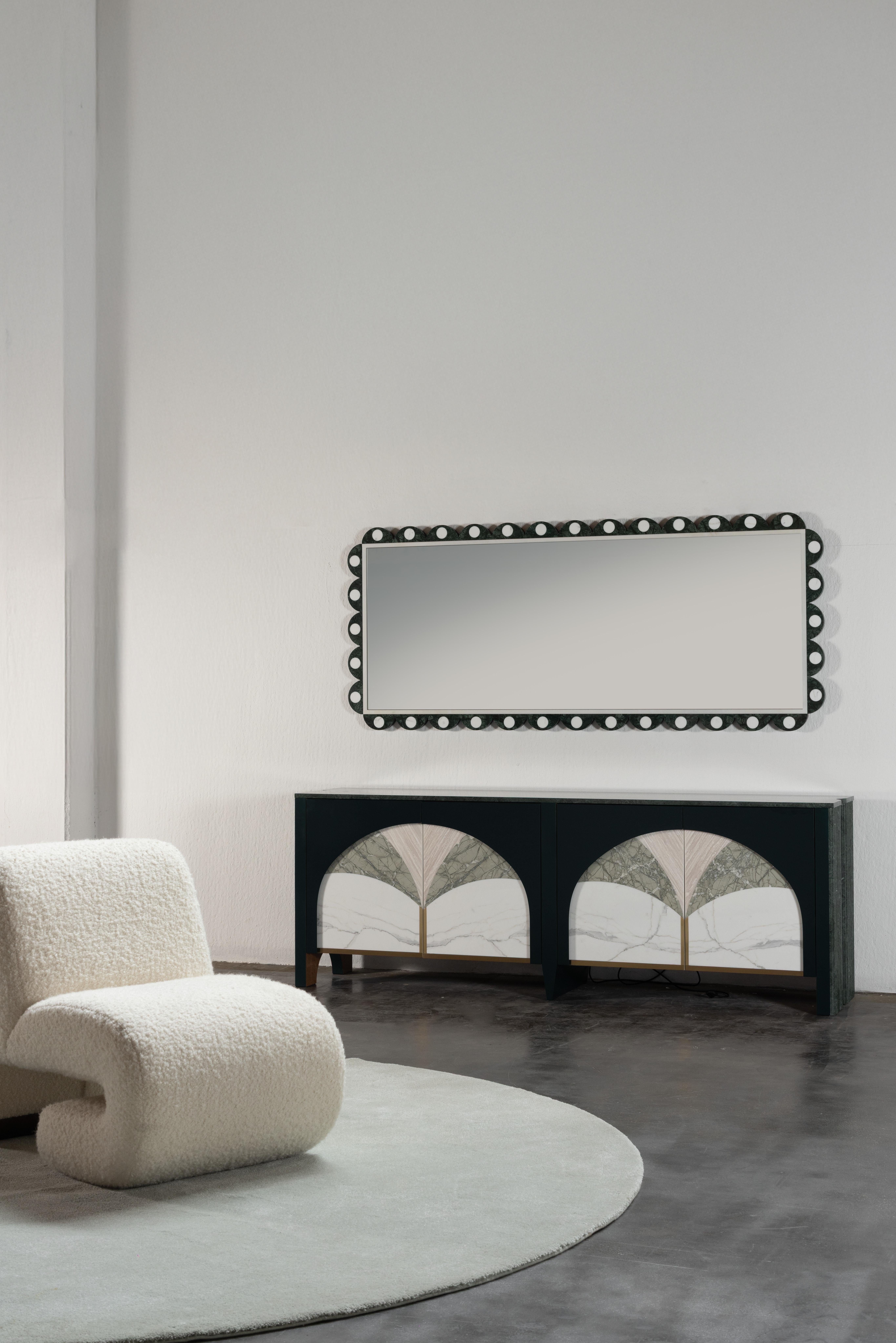 Art Deco Victoire Wandspiegel, Marmor, handgefertigt in Portugal von Greenapple (Art déco) im Angebot