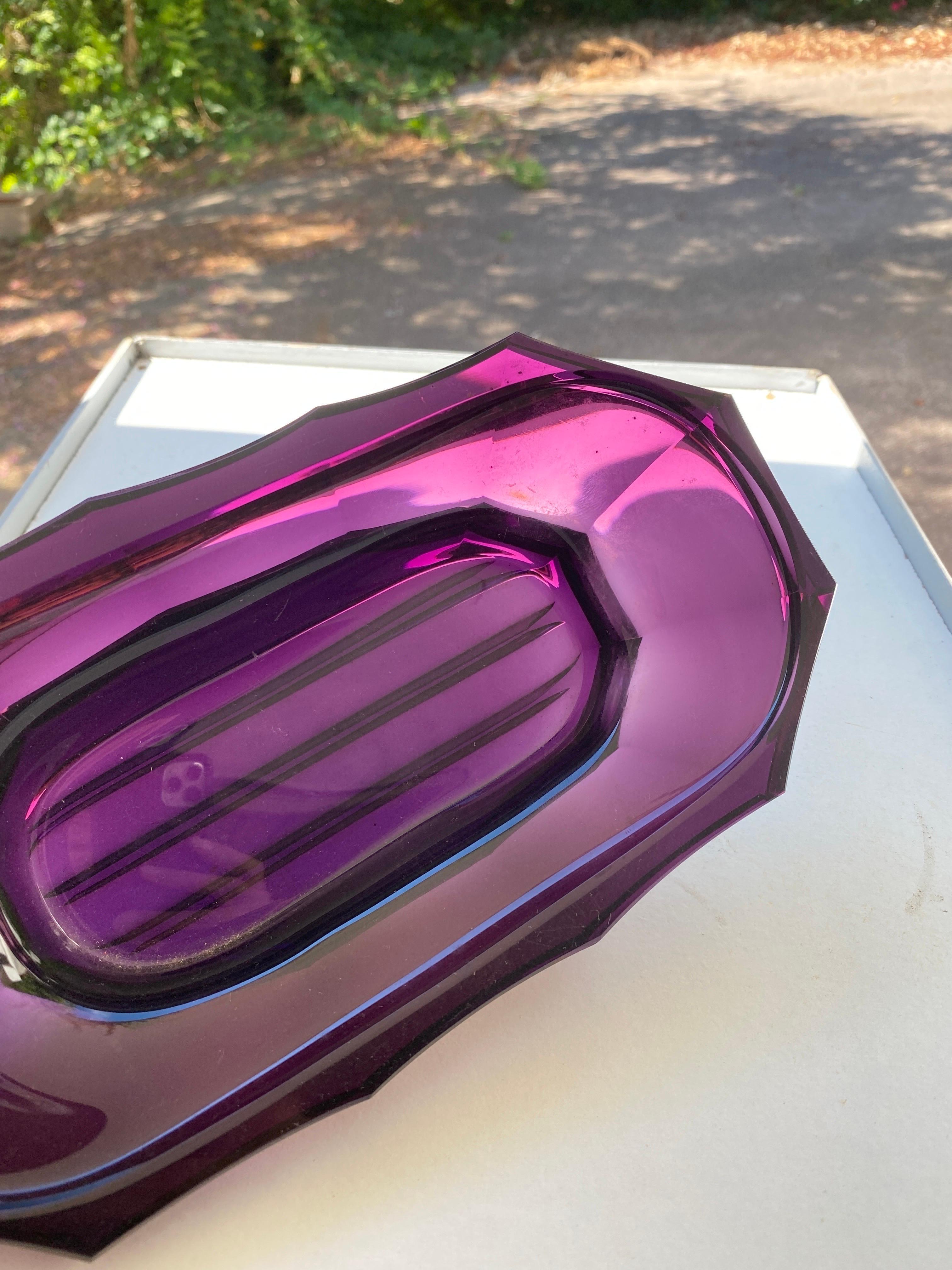 Art Deco Vide Poche or Ashtray, in Purple Color, in Art Glass, from France 1940 For Sale 5