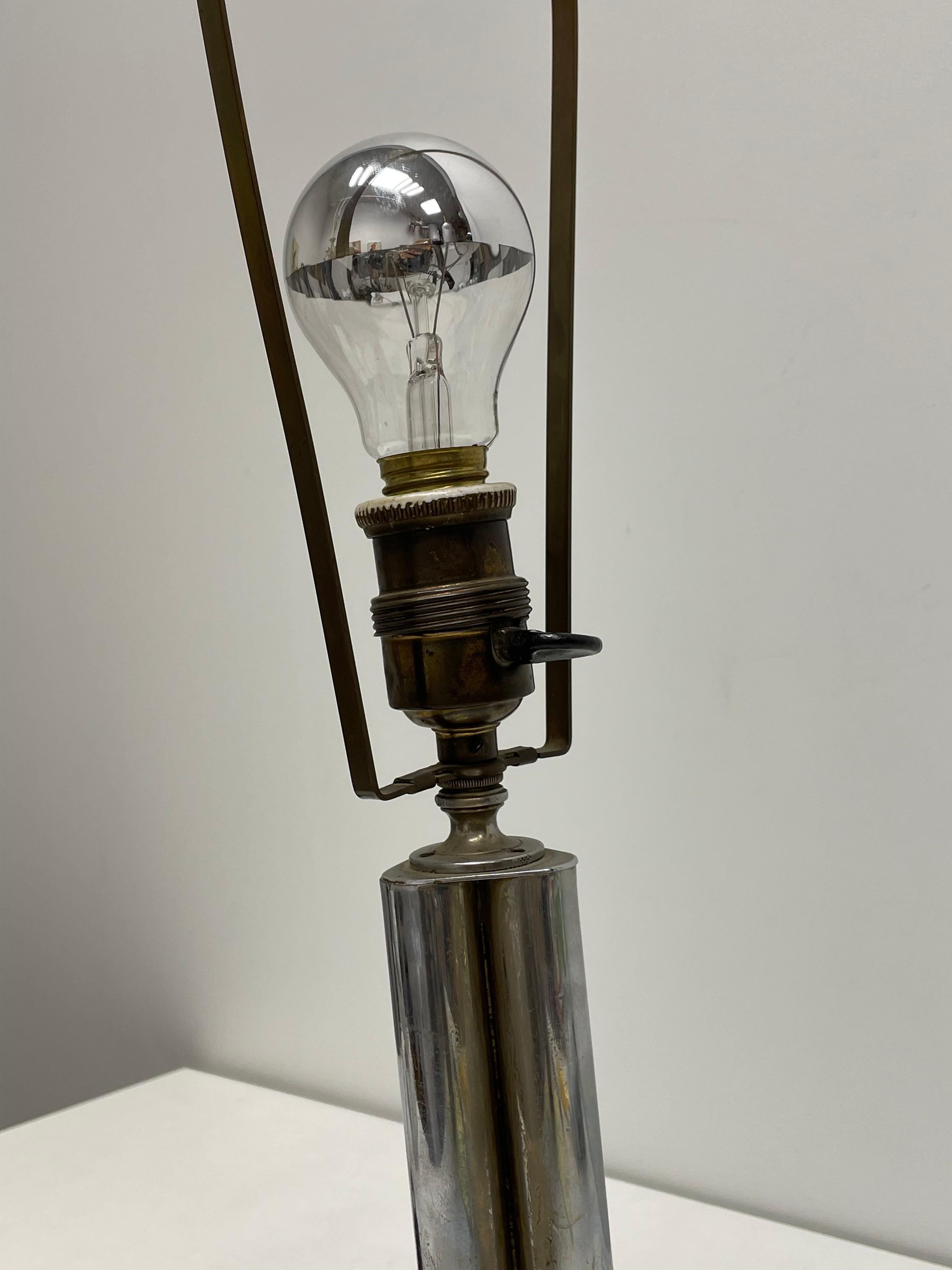 Vernickelte Wiener Art-Déco-Tischlampe mit Fuß, Vintage, 1920er Jahre (Frühes 20. Jahrhundert) im Angebot