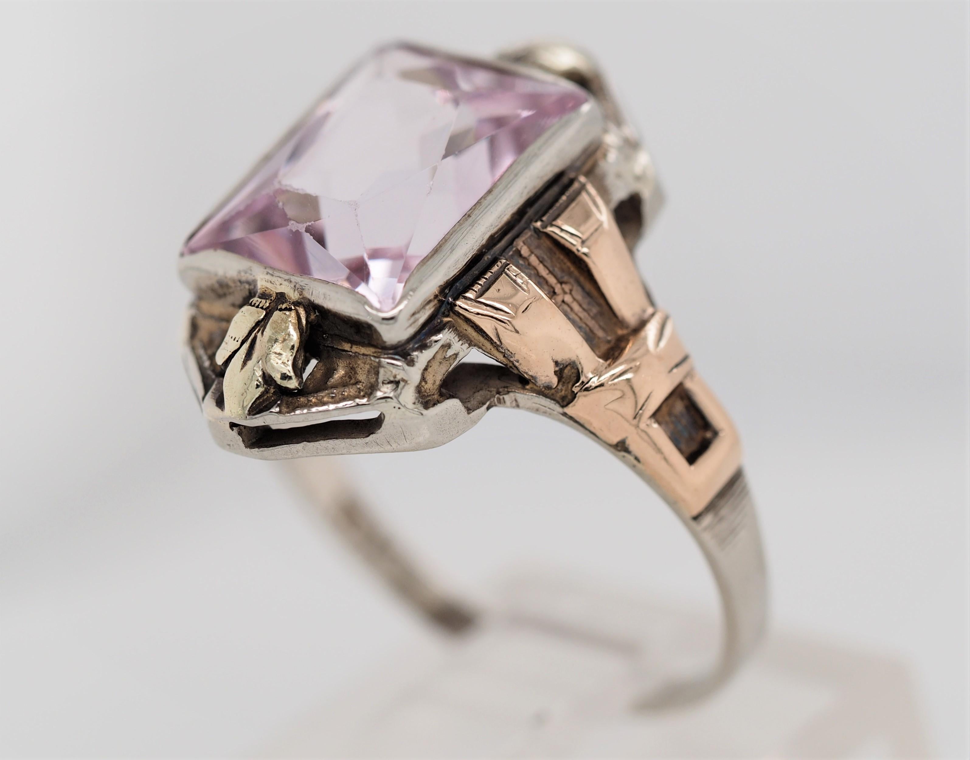 Art Deco Vintage 10 Karat White and Yellow Gold Amethyst Ring In Good Condition For Sale In Addison, TX