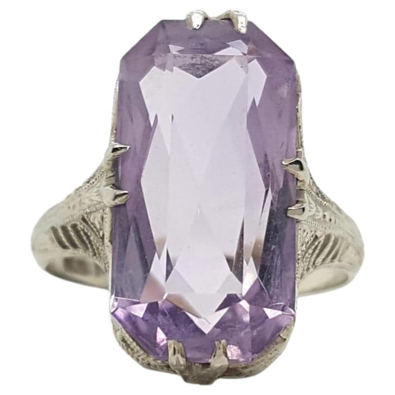 Art Deco Vintage 14 Karat White Gold Amethyst Filigree Ring