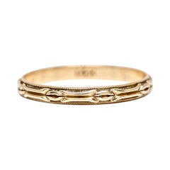 Art Deco Vintage 14 Karat Gold Etched Wedding Band Milgrain Thin Stackable