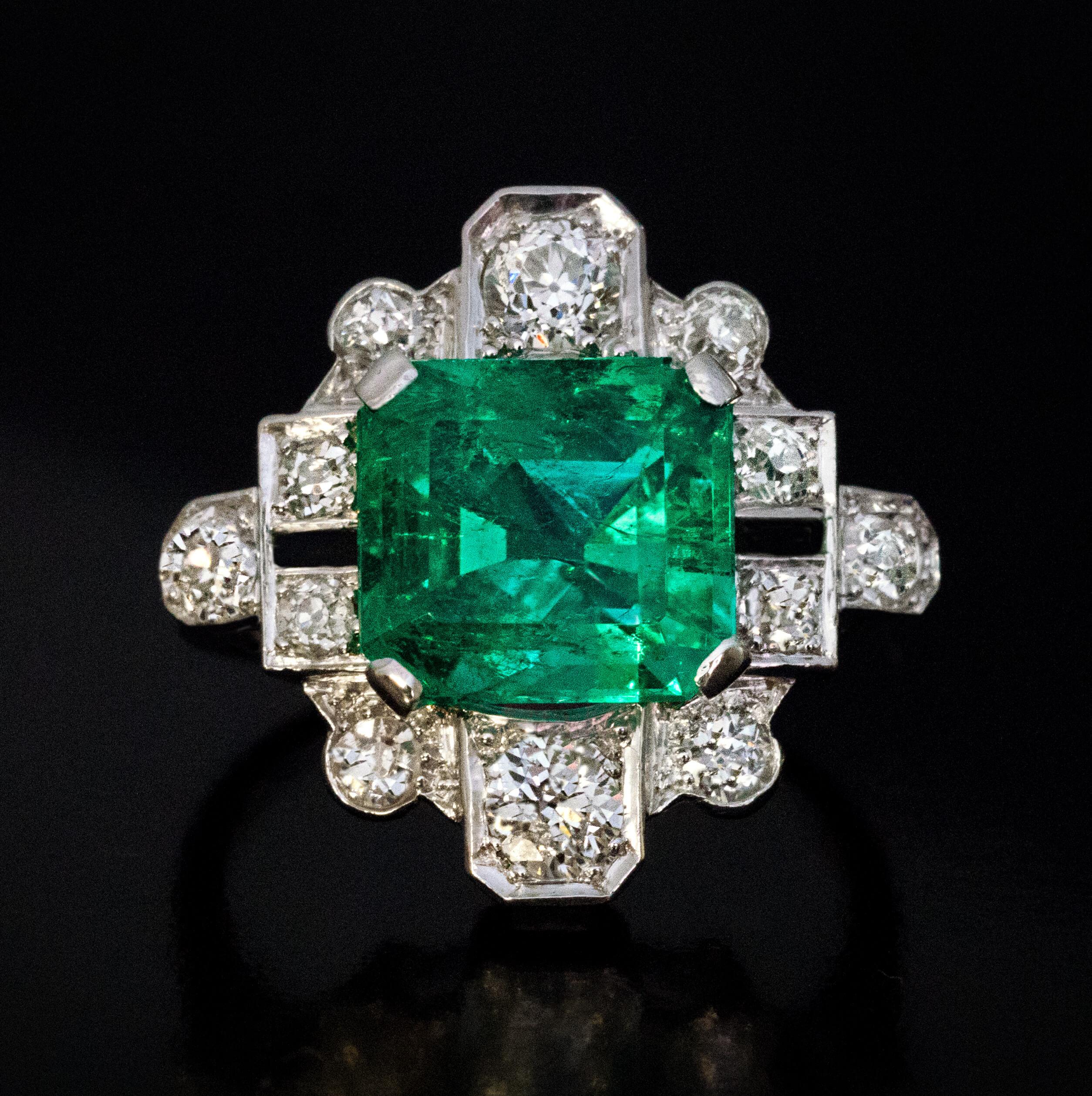 Women's Art Deco Vintage 3.76 Ct Colombian Emerald Diamond Ring