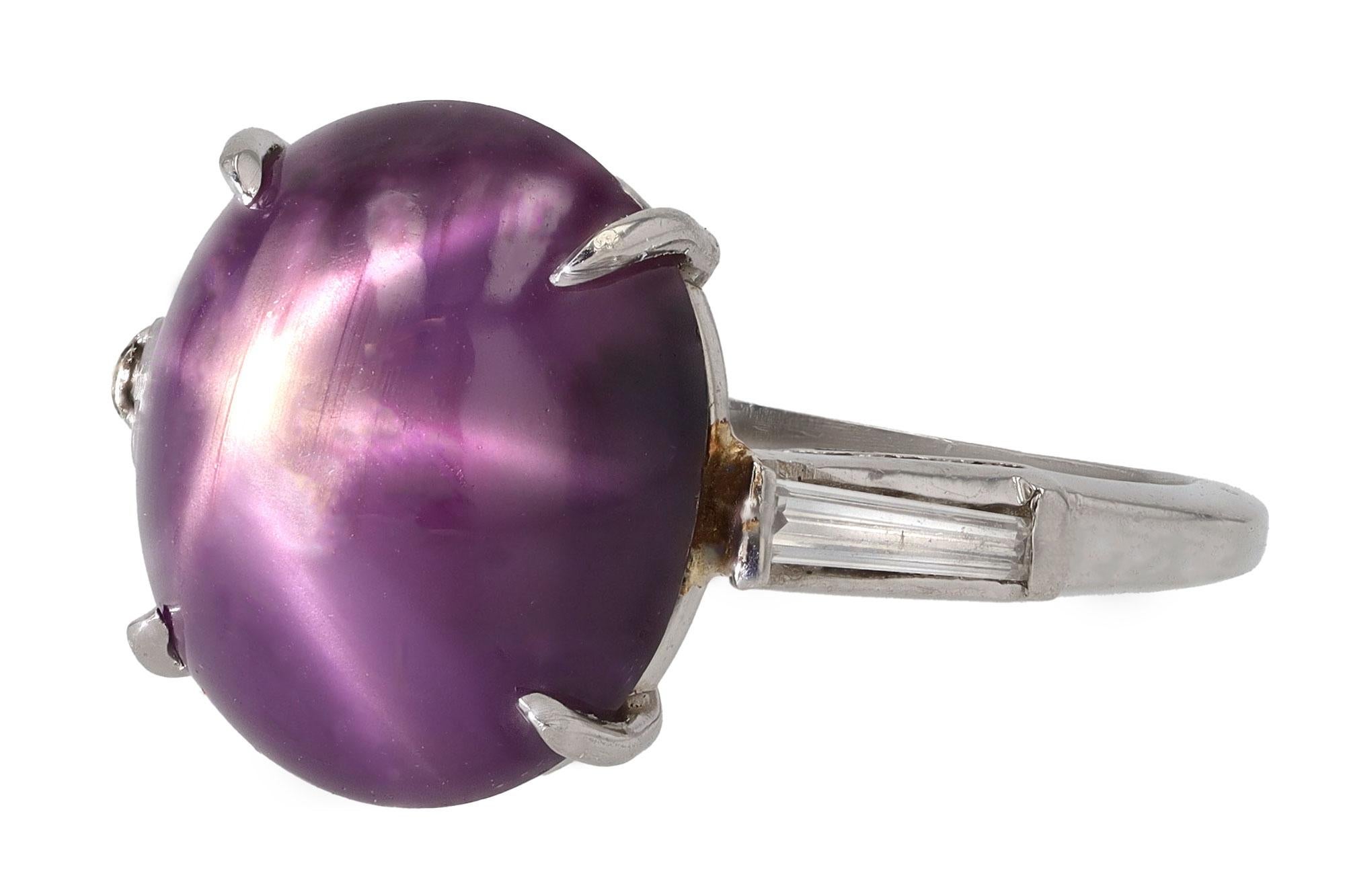 Cabochon Art Deco Vintage 7.59 Carat Purple Star Sapphire Cocktail Ring For Sale