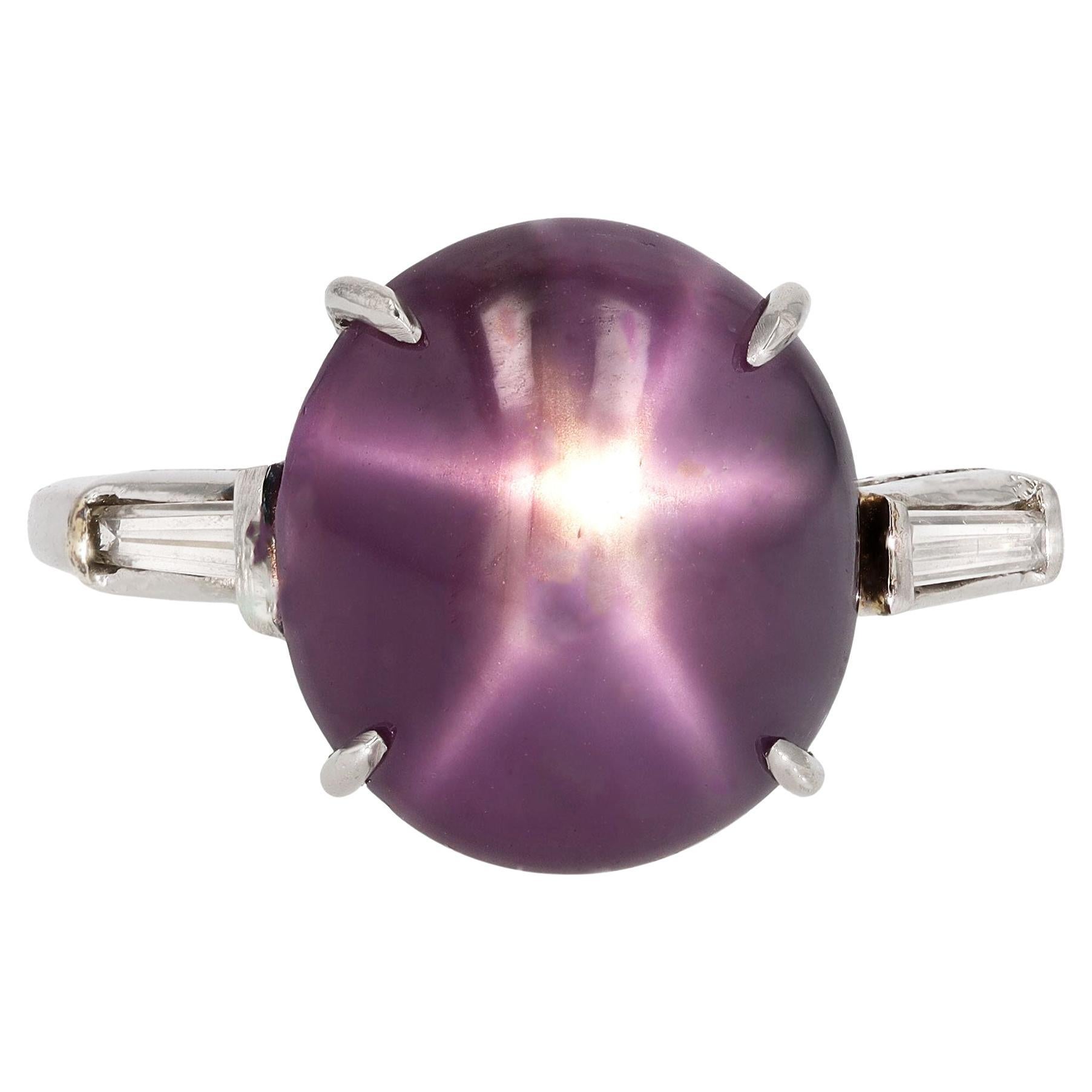 Art Deco Vintage 7.59 Carat Purple Star Sapphire Cocktail Ring For Sale