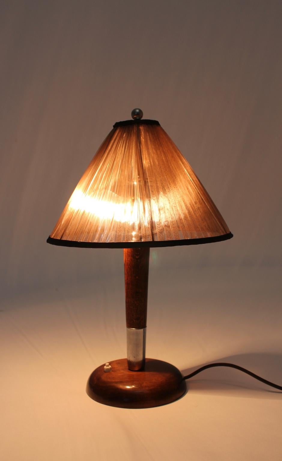 Vintage-Tischlampe aus Buche und Nickel, Art déco, um 1930, Österreich (Mitte des 20. Jahrhunderts) im Angebot