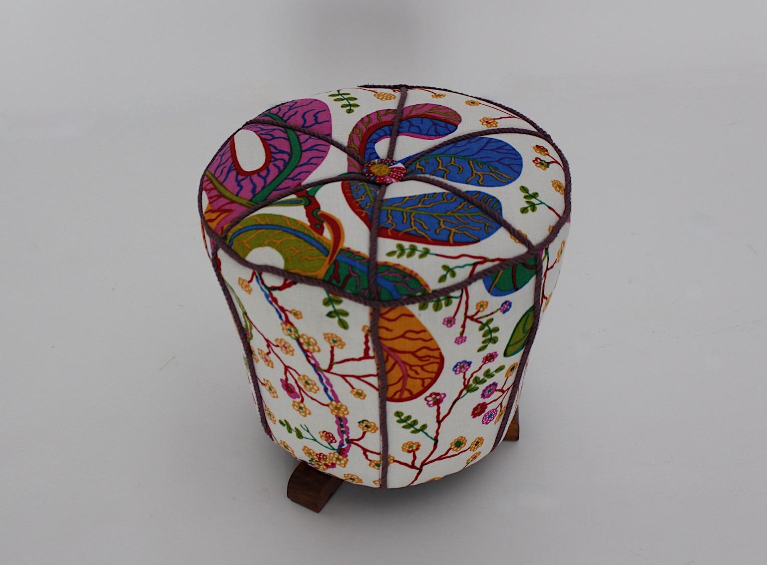 Art Deco Vintage Beech Pouf or Stool  Josef Frank Fabric 1930s Austria In Good Condition For Sale In Vienna, AT