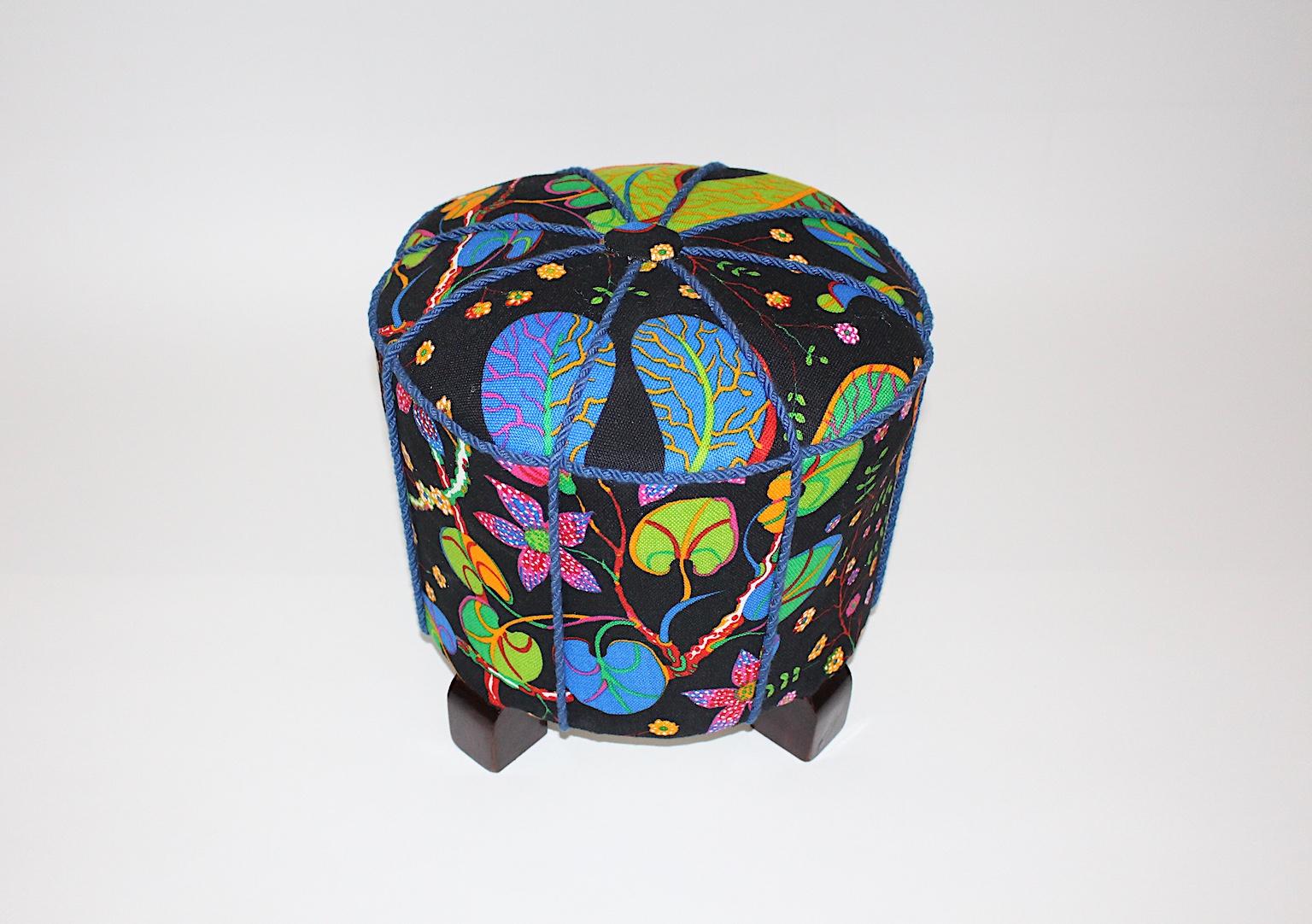 Tessuto Sgabello Pouf Art Deco Vintage in Beeche con tessuto Josef Frank, anni '30, Austria in vendita