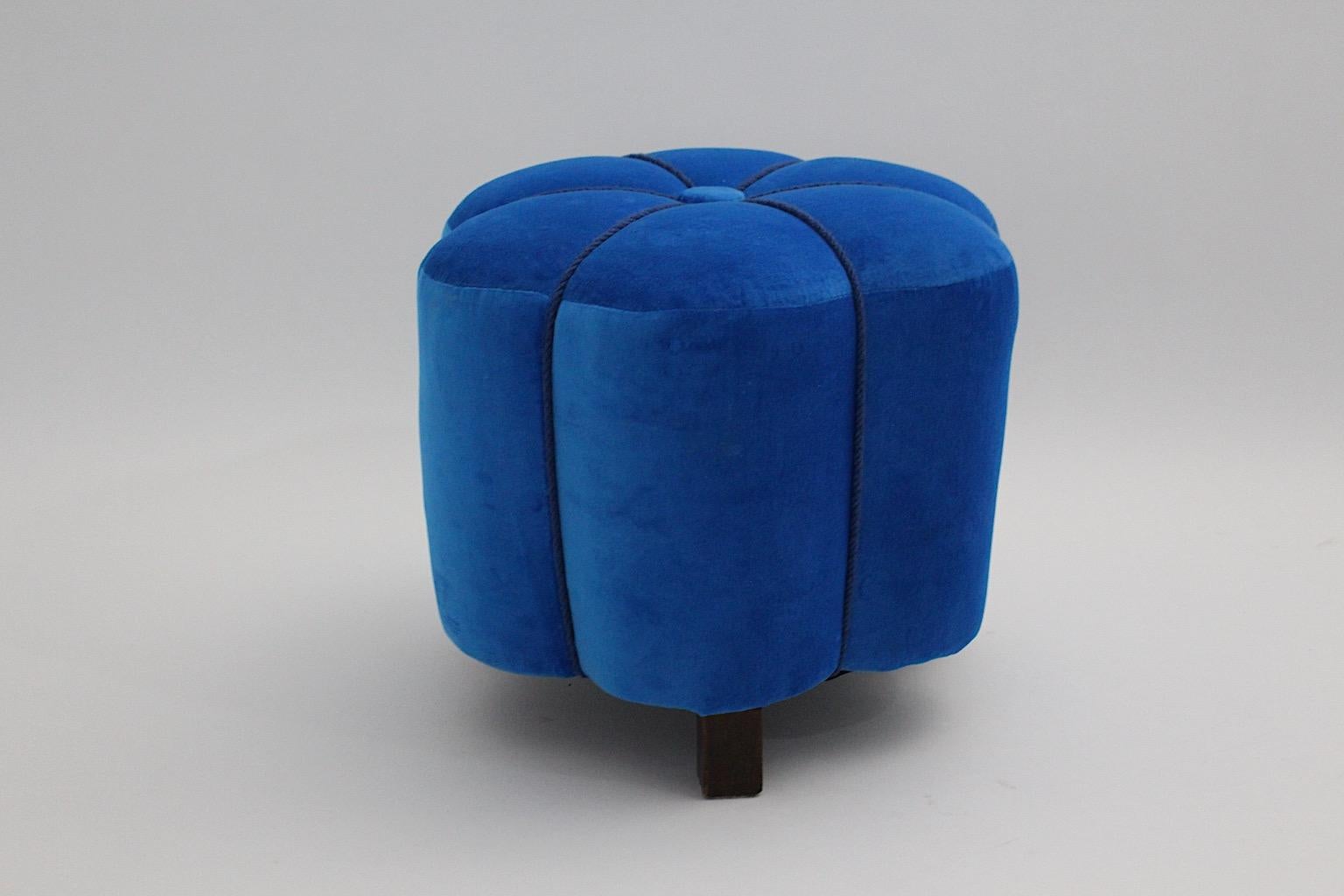 Art Deco Vintage Blue Velvet Beech Pouf Stool 1930s Austria In Good Condition For Sale In Vienna, AT