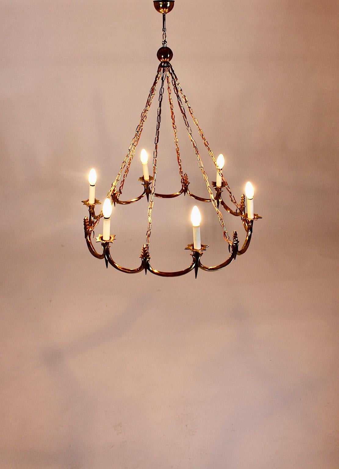 Lampadario circolare in ottone Art of Vintage stile Dagobert Peche 1920s Vienna in vendita 4
