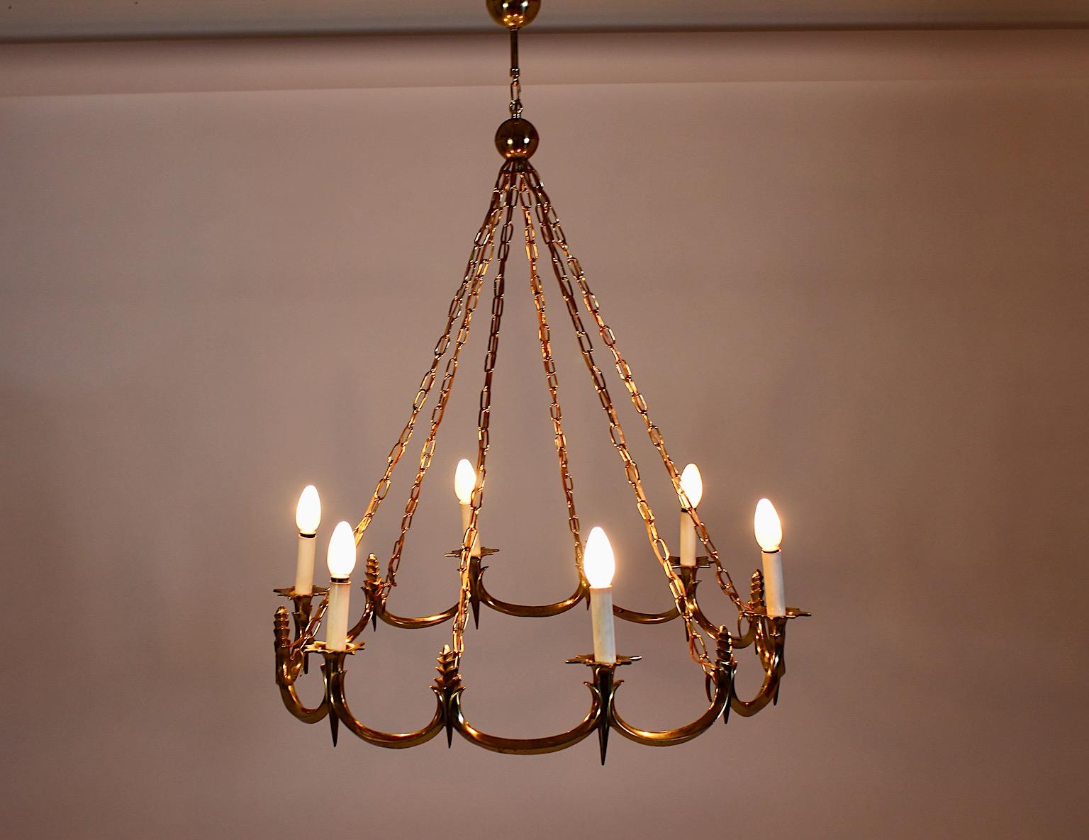 Ottone Lampadario circolare in ottone Art of Vintage stile Dagobert Peche 1920s Vienna in vendita