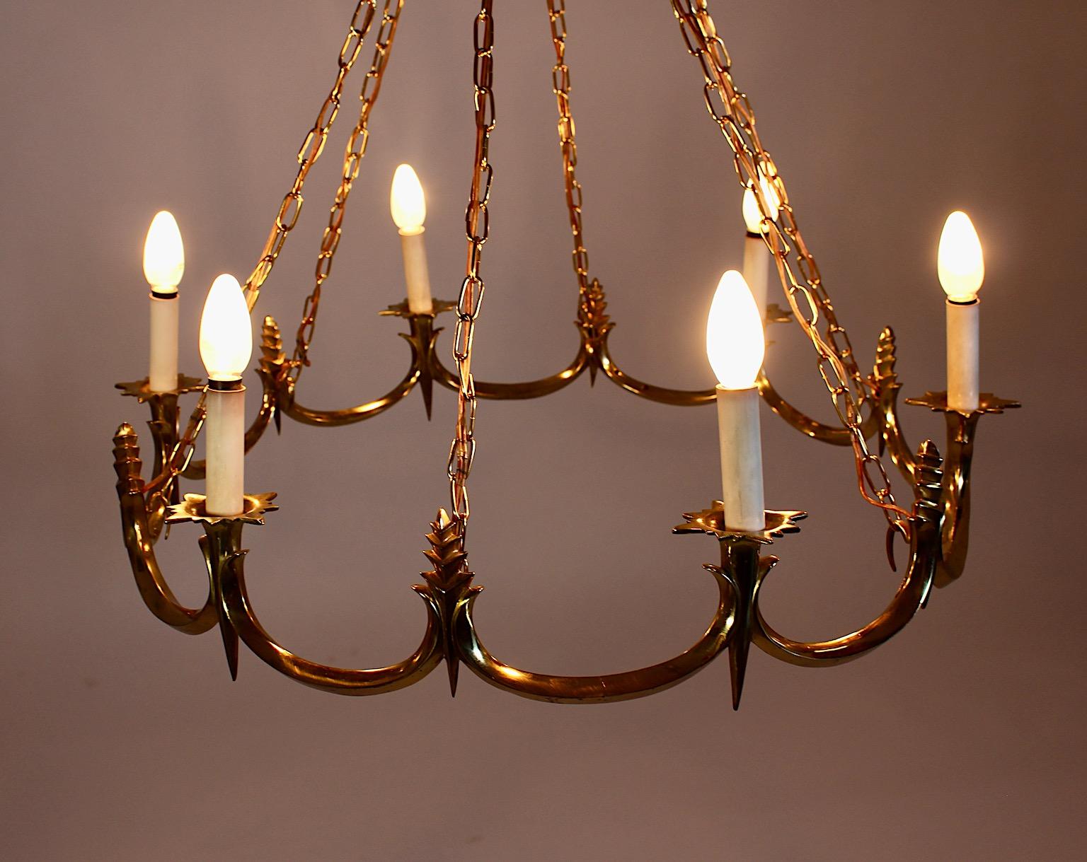 Lampadario circolare in ottone Art of Vintage stile Dagobert Peche 1920s Vienna in vendita 1