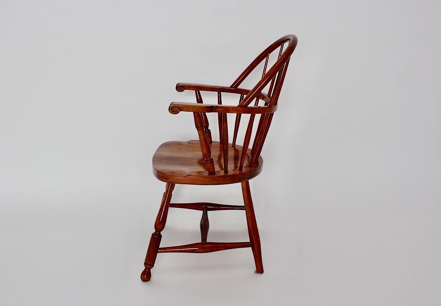 Vintage Art Deco Vintage Windsor-Sessel aus brauner Buche Josef Frank, Österreich (Buchenholz) im Angebot