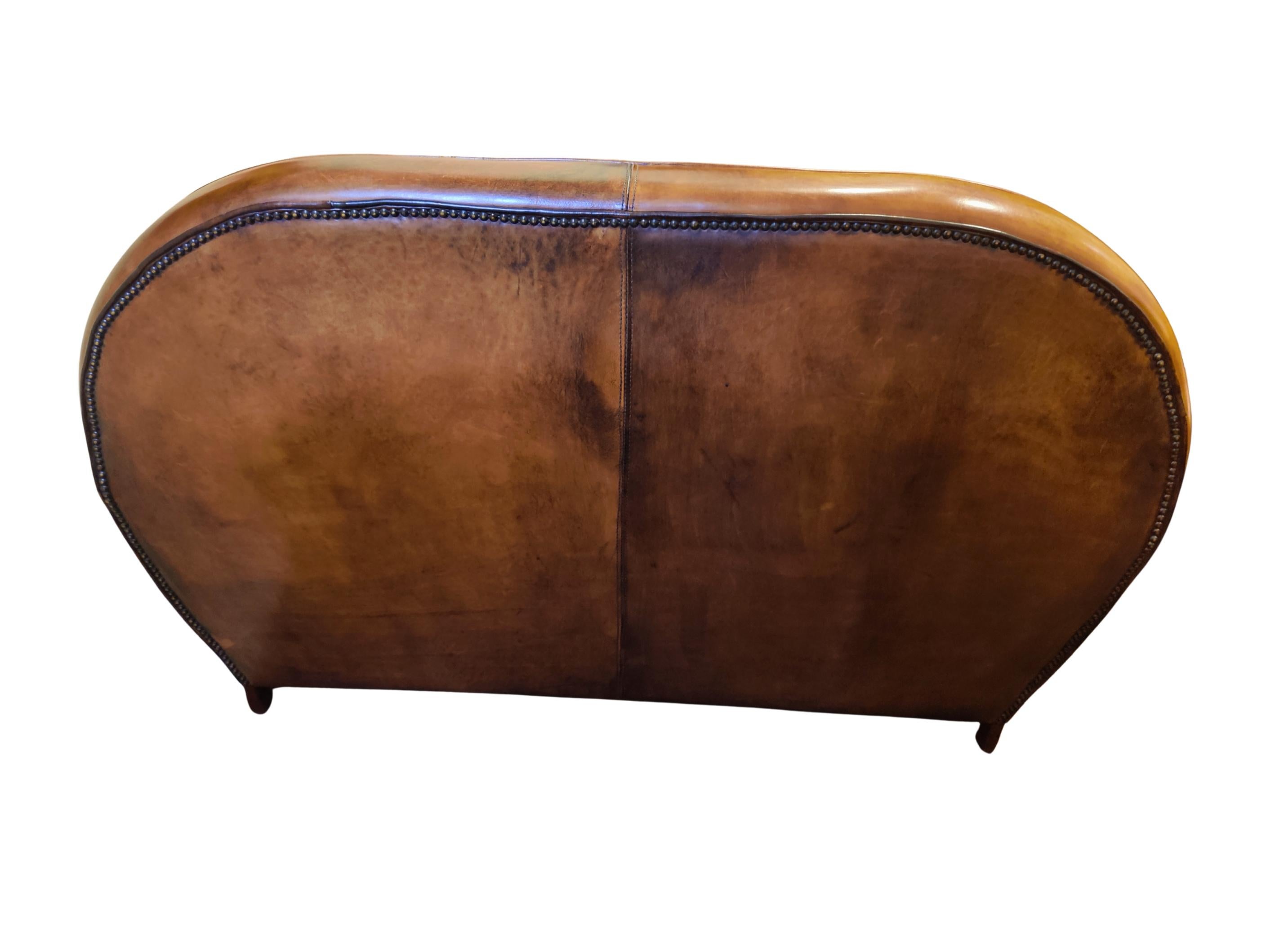 Canapé club Art Déco vintage en cuir marron-cognac Bon état - En vente à Darmstadt, DE