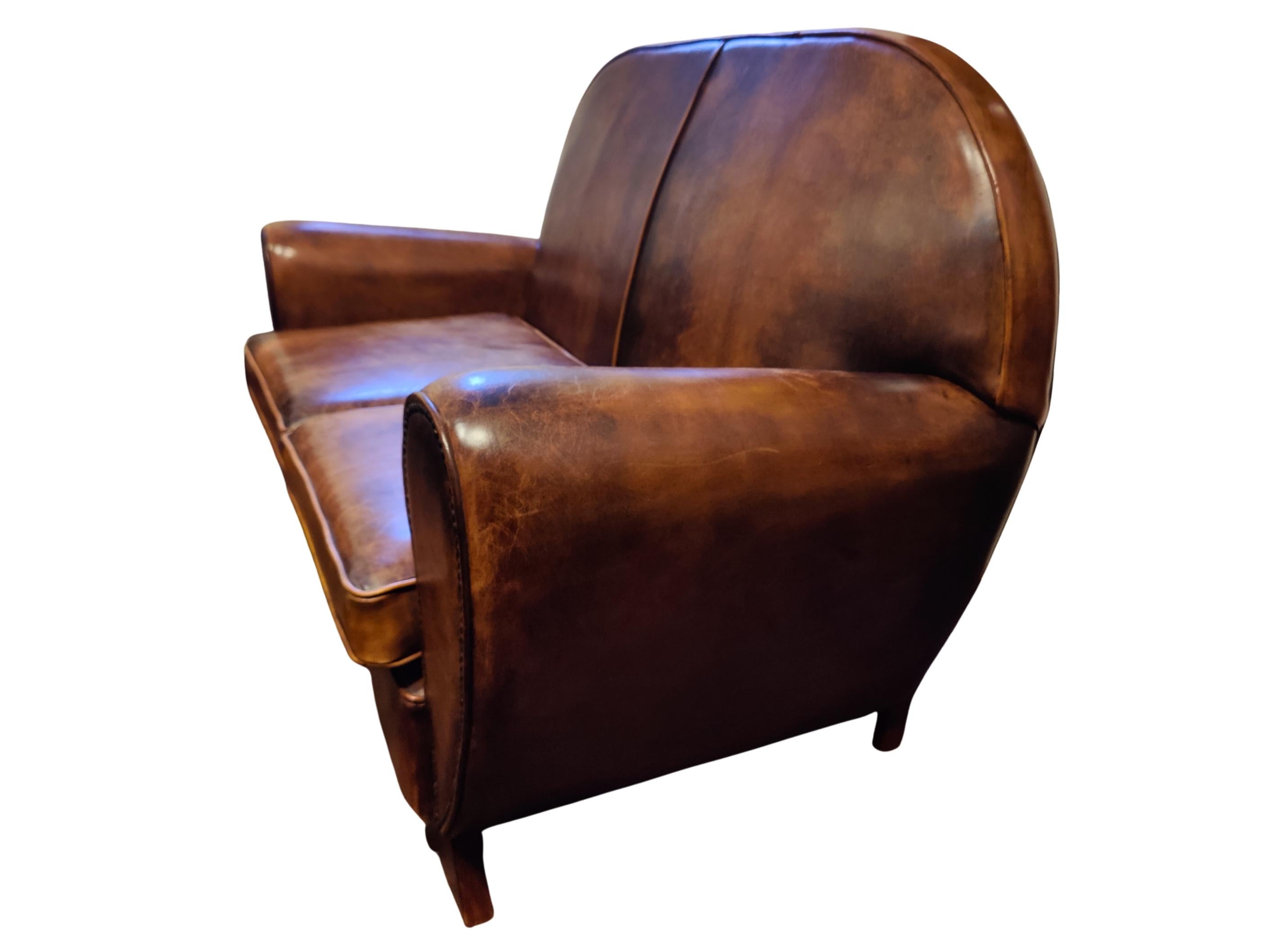 Cuir Canapé club Art Déco vintage en cuir marron-cognac en vente