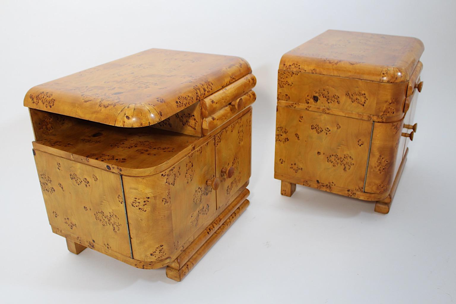 Art Deco Vintage Brown Pappel Nachttische Pair Duo 1930er Wien (Mitte des 20. Jahrhunderts) im Angebot