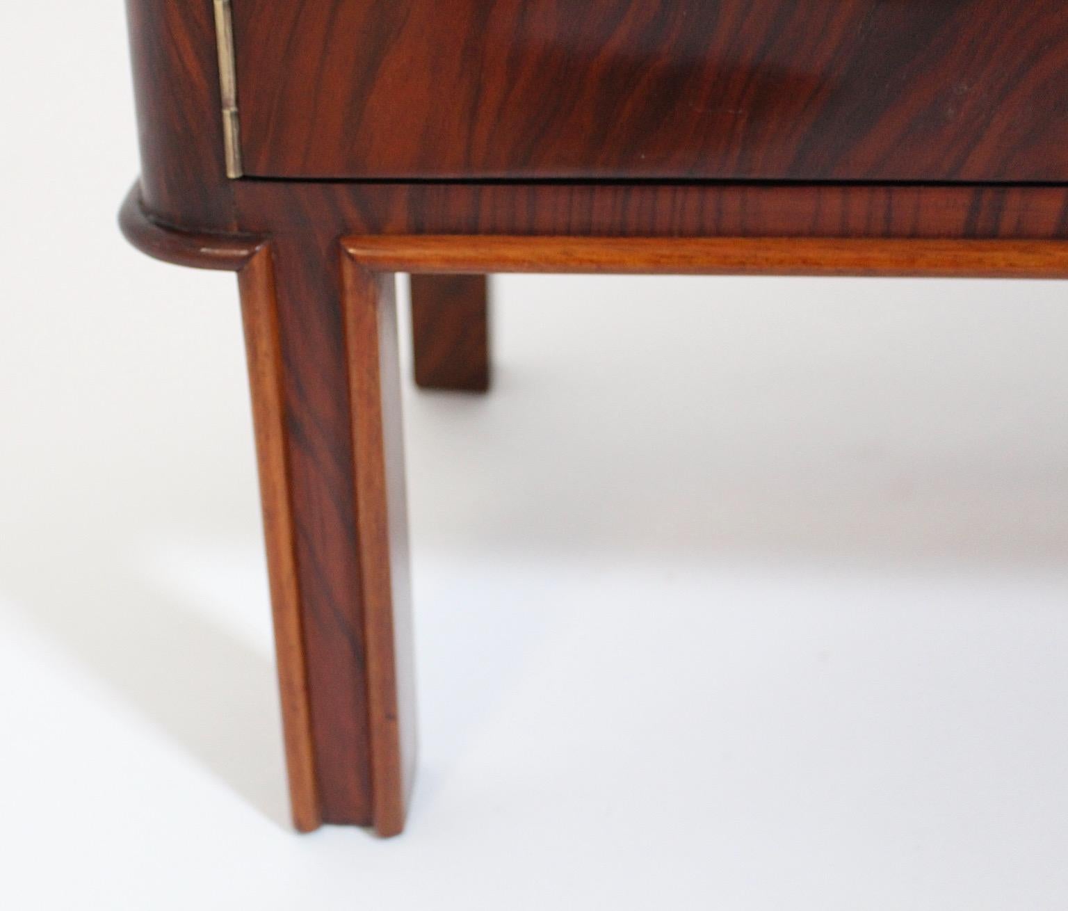 Noce Art of Vintage Cassapanca in noce marrone con interno libero 1930 Vienna in vendita