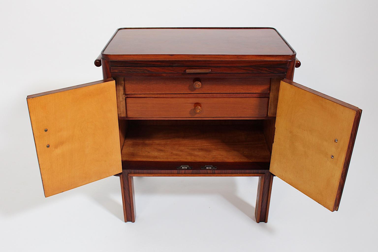 Art of Vintage Cassapanca in noce marrone con interno libero 1930 Vienna in vendita 2