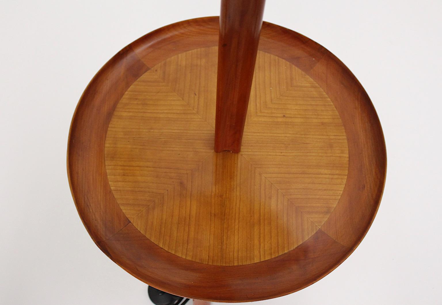 Lampadaire vintage en cerisier de style moderne du milieu du siècle dernier Julius Jirasek circa 1945 Vienne en vente 6