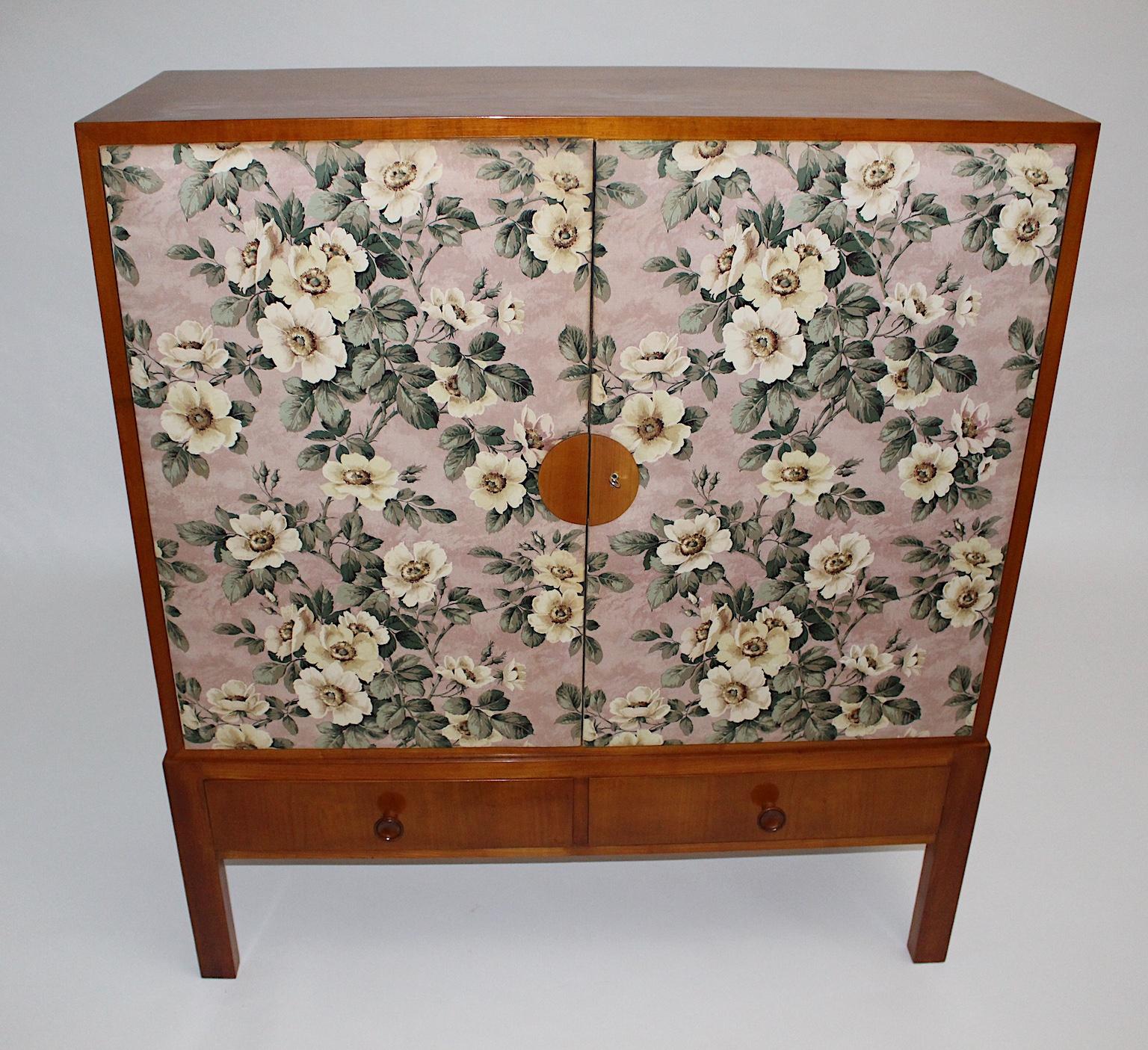 Mid-20th Century Art Deco Vintage Cherrywood Cabinet Josef Frank Haus und Garten Vienna