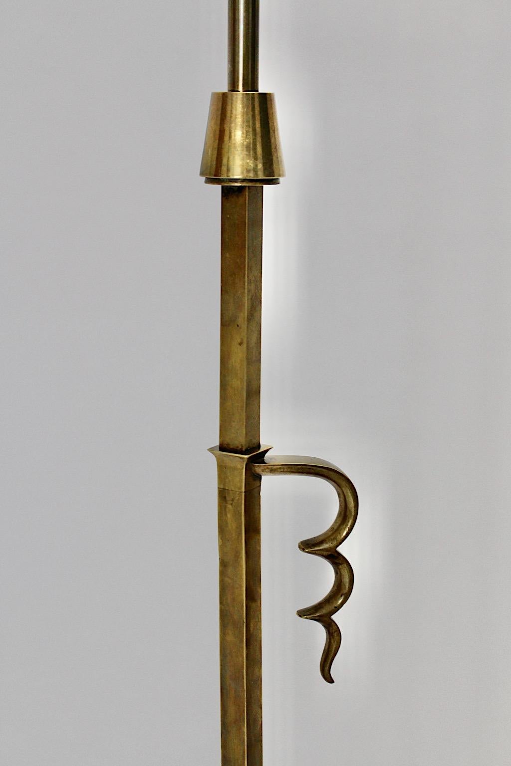 Lampada da terra in ottone a pagoda in stile Art Deco Vintage Dagobert Peche 1920s Austria in vendita 3